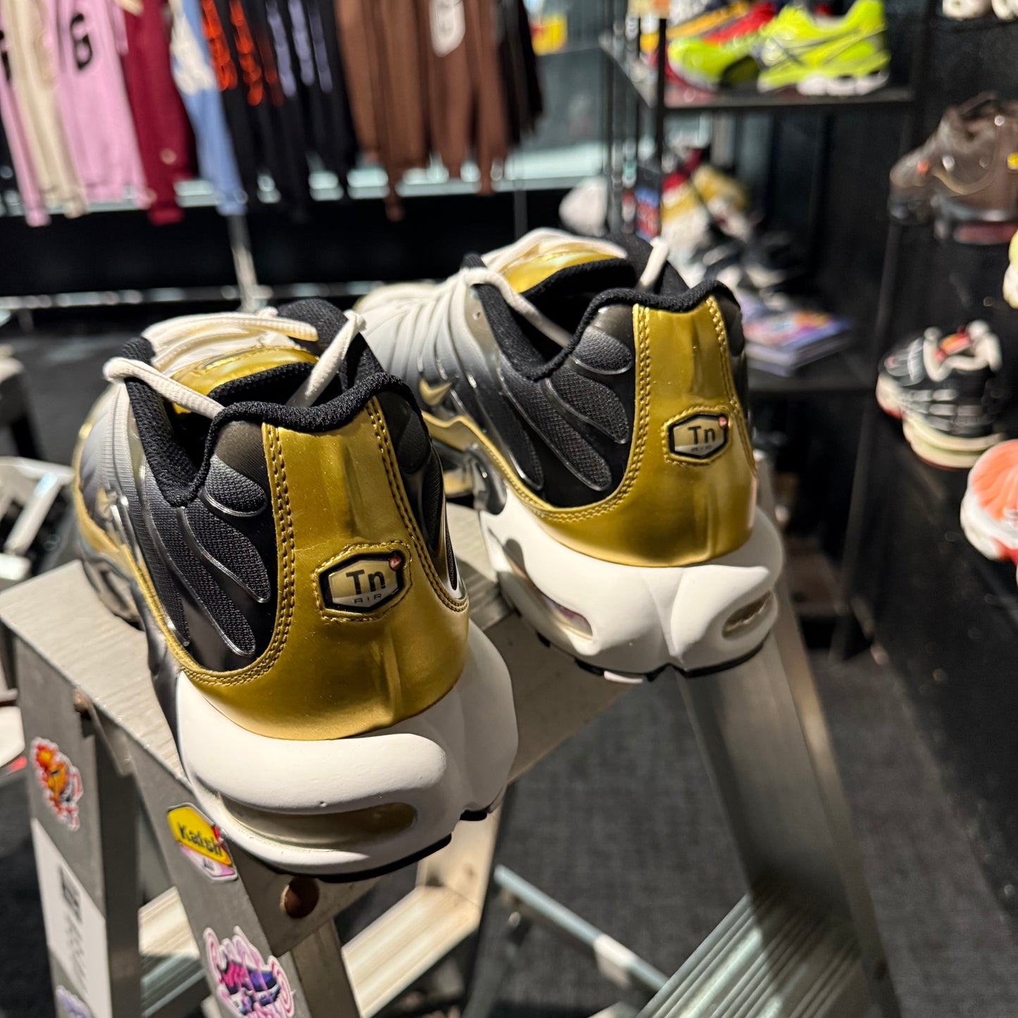 Nike Air Max Plus 'TN' Black White Metallic Gold (Second hand)
