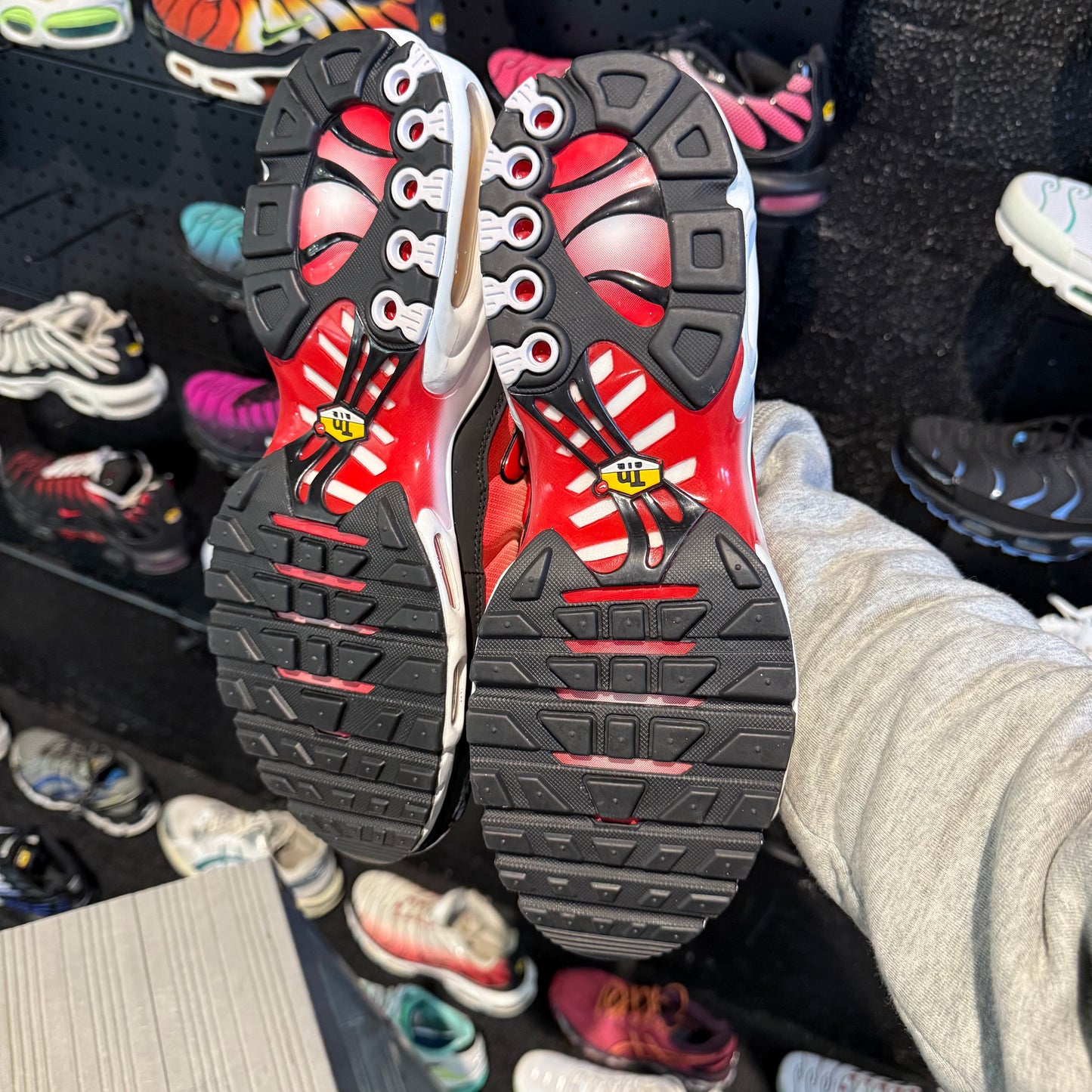 Nike Air Max Plus 'TN' White Black University Red (Second hand)