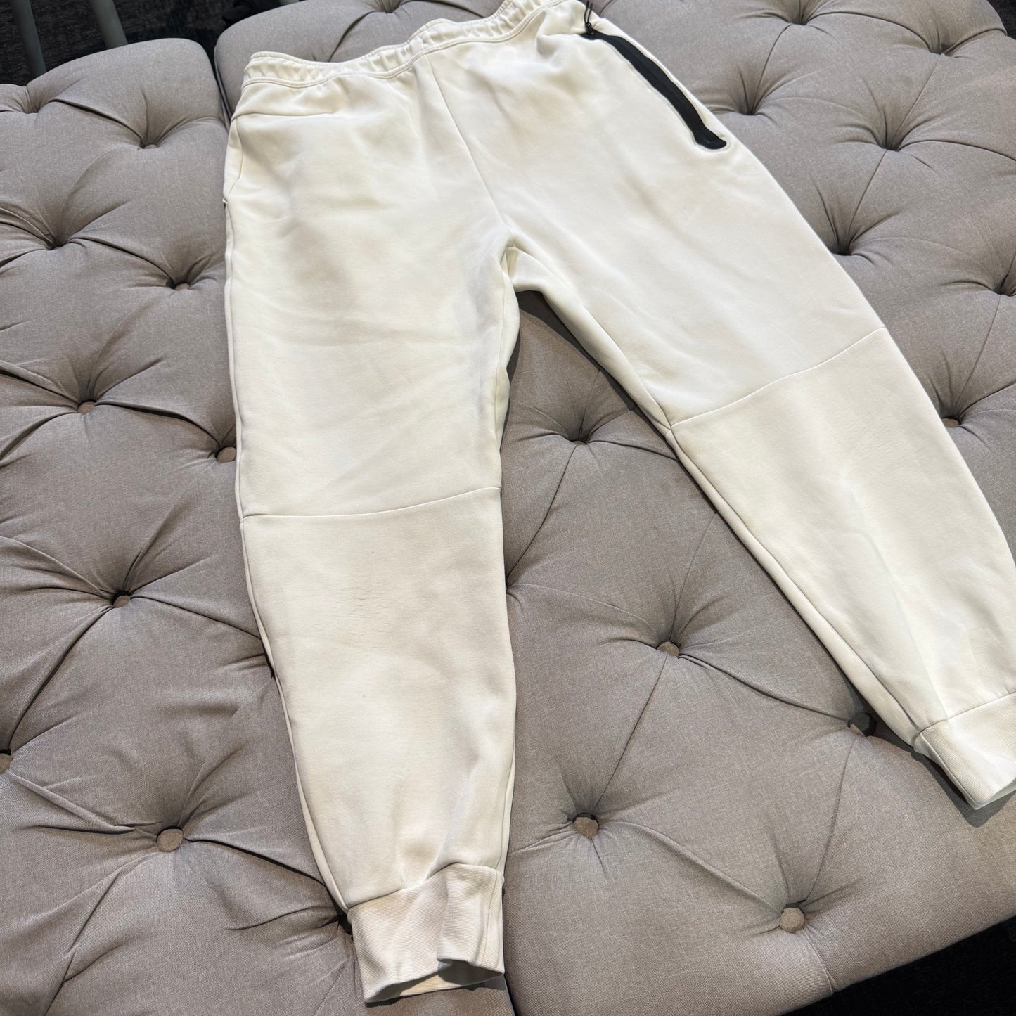 Nike Tech Fleece Pants 'White Cream' (Second hand)