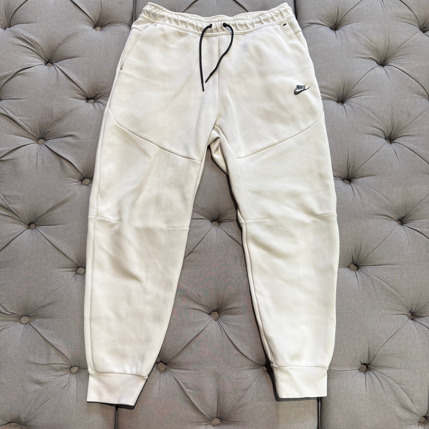 Nike Tech Fleece Pants 'White Cream' (Second hand)