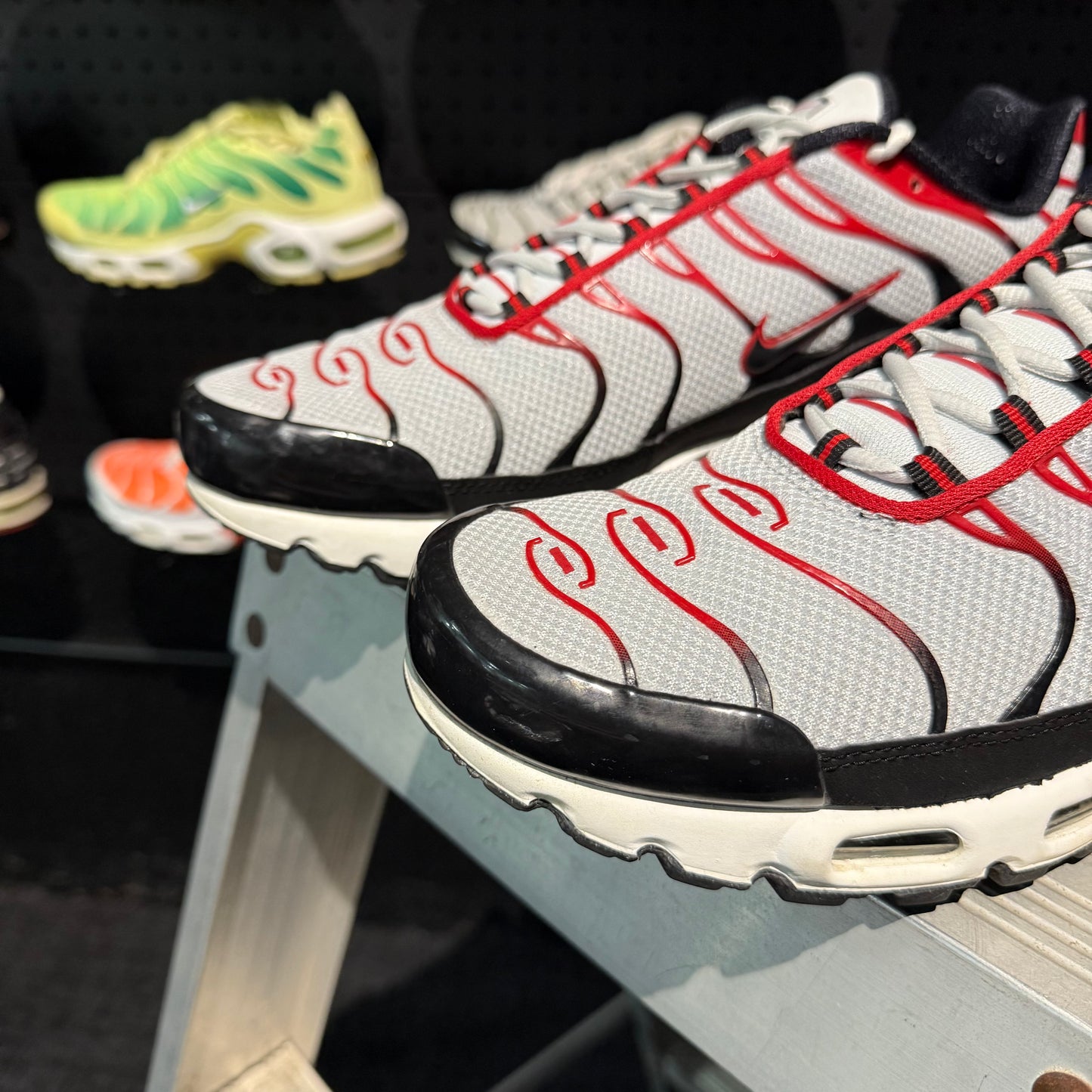 Nike Air Max Plus 'TN' Pure Platinum University Red (Second hand)