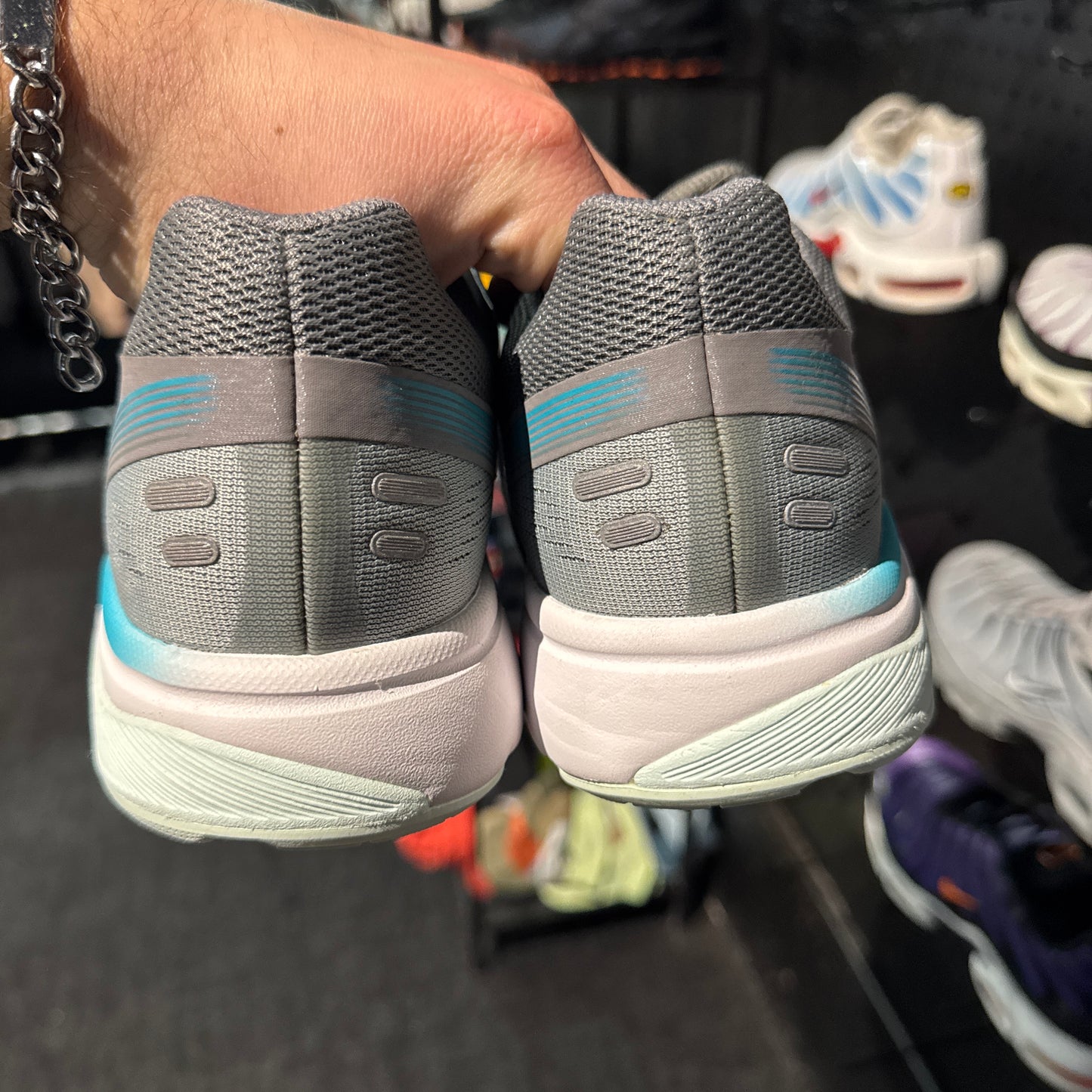 Asics GT-1000 7 'Grey/Carbon' 2018 (Second hand)