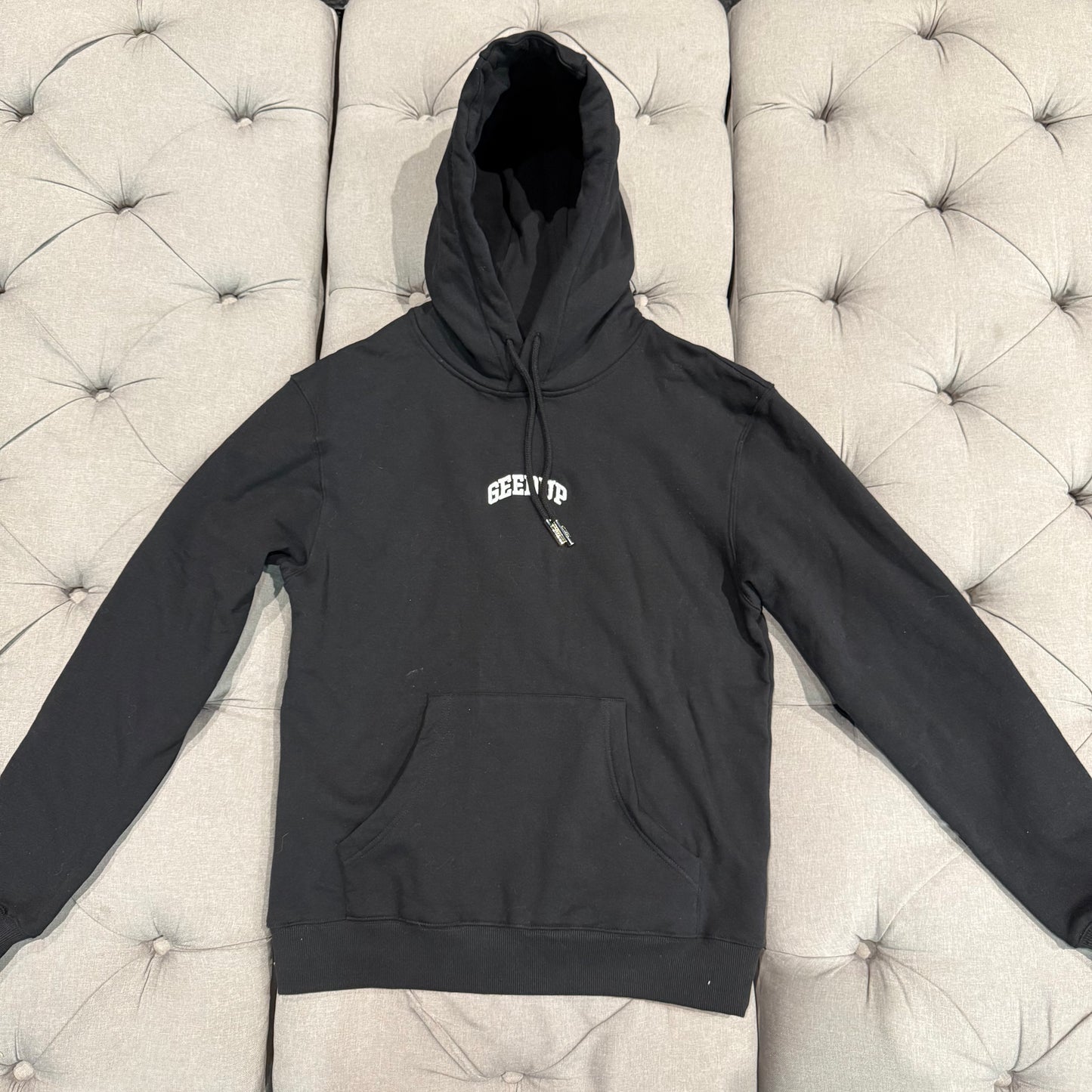 Geedup Micro Logo Hoodie 'Black' (Second hand)