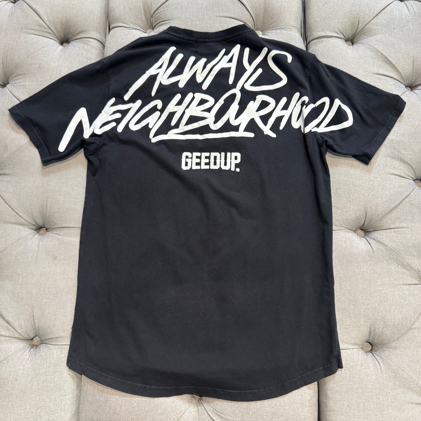 Geedup Always Neighbourhood T-Shirt 'Black White' (Second hand)