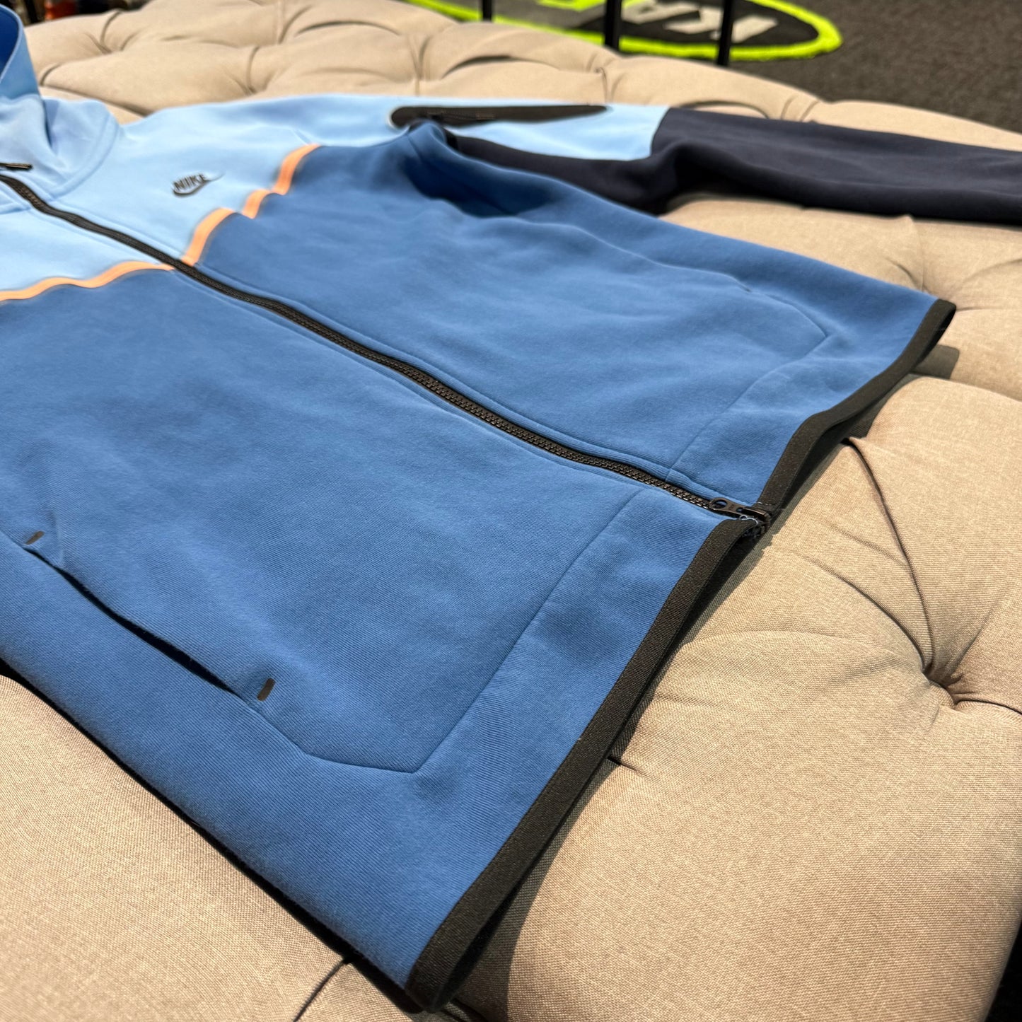 Nike Tech Fleece Jacket 'Blue Navy Peach' (Second hand)