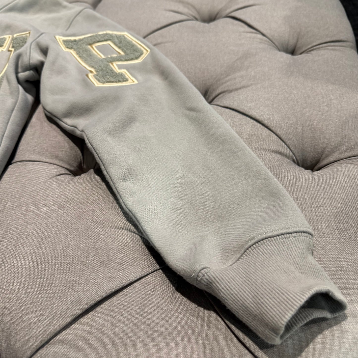 Geedup Team Logo Hoodie 'Grey Gold' (Second hand)