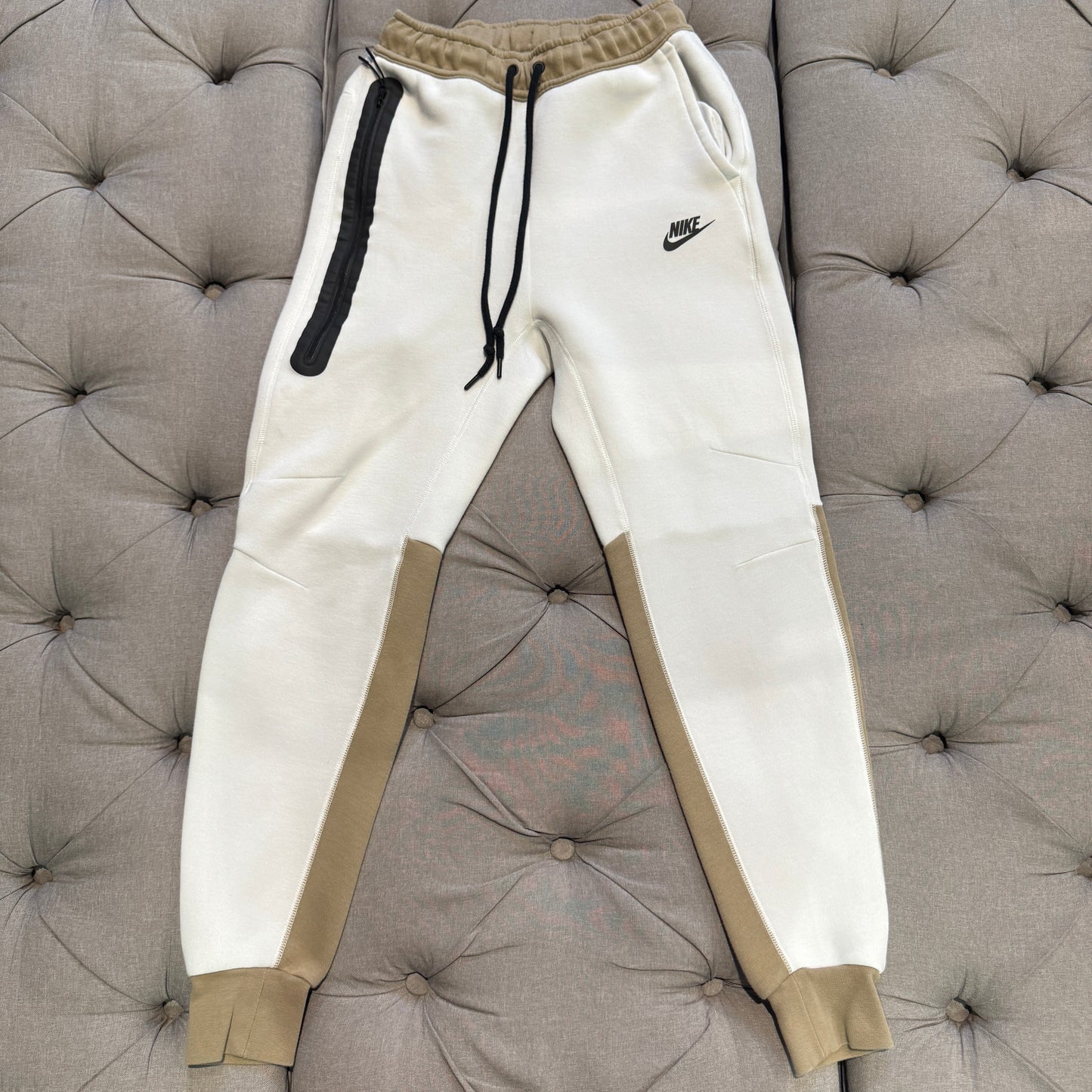 Nike Tech Fleece Track Pants 'Cream Beige' (Second hand)
