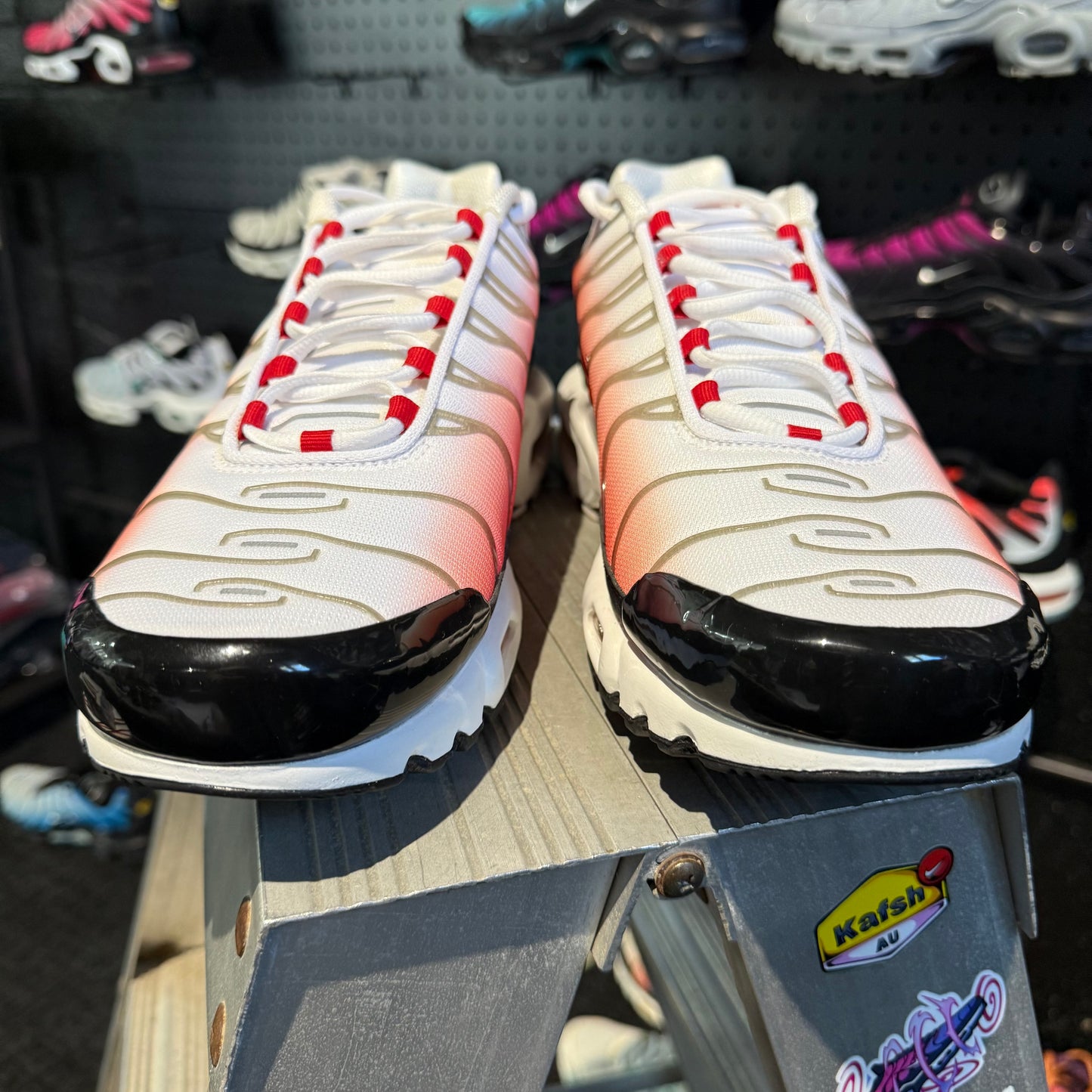 Nike Air Max Plus 'TN' White Black University Red (Second hand)