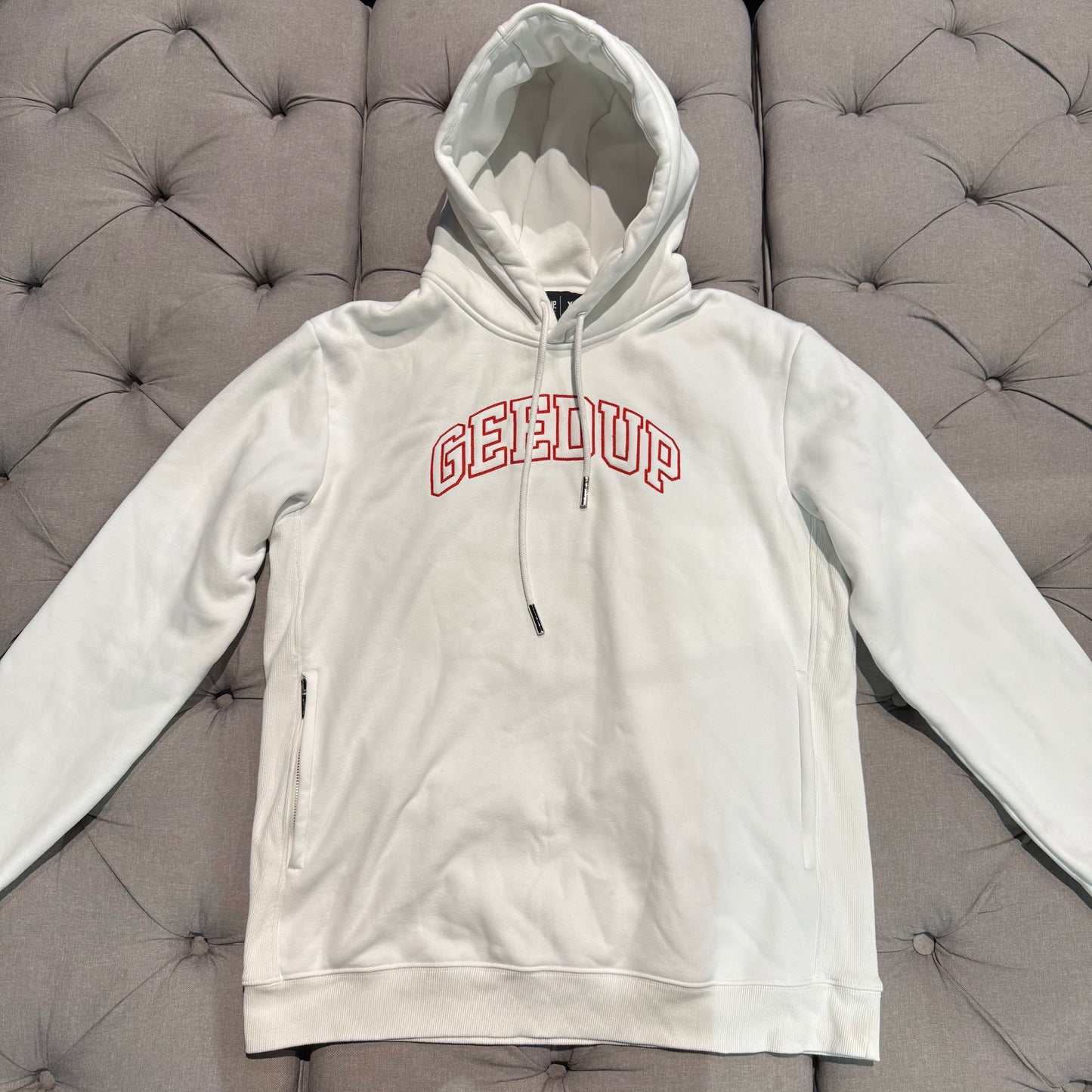 Geedup Team Logo Proud Hoodie 'White Red' (Second hand)