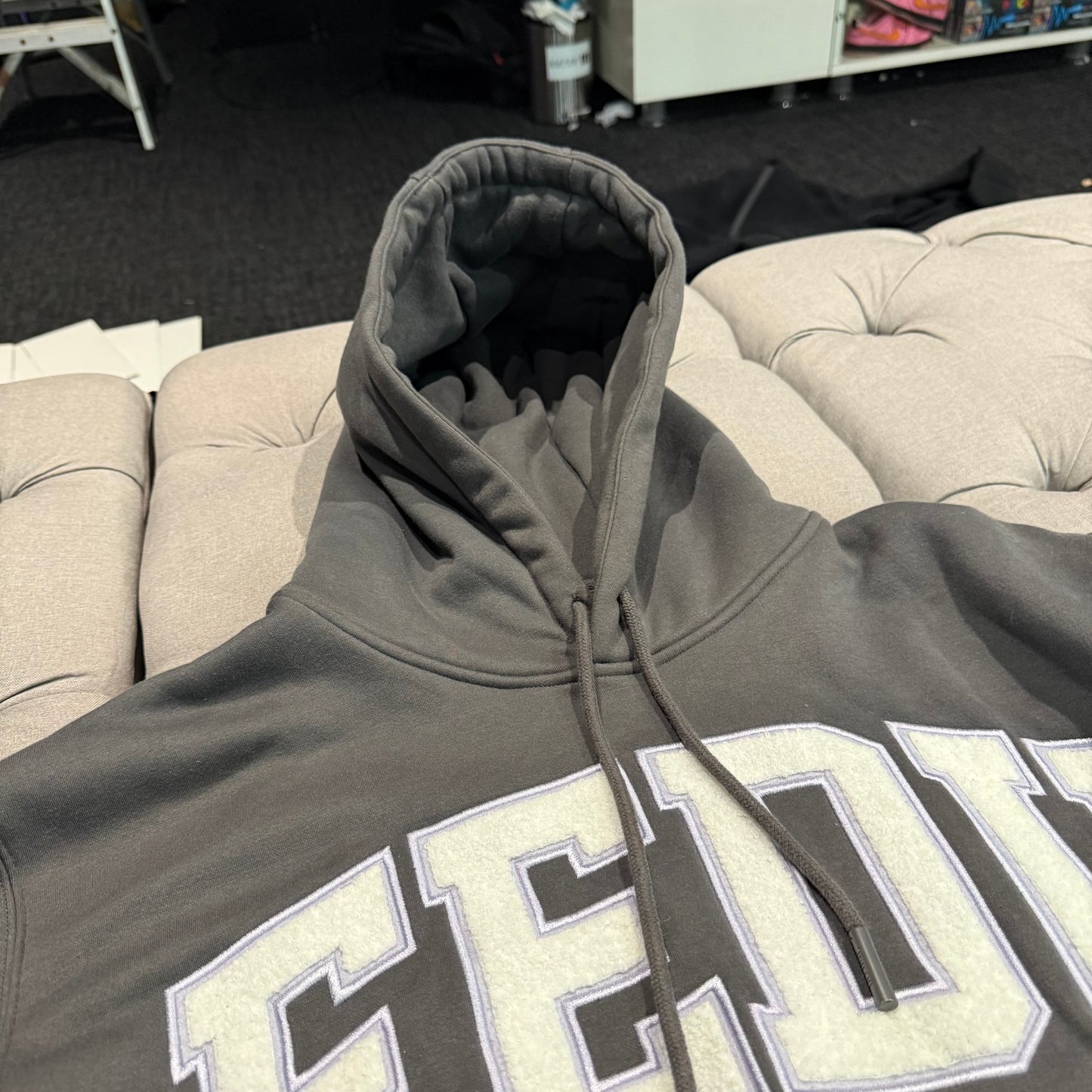 Geedup Team Logo Hoodie 'Ashpalt Grey' (Second hand)