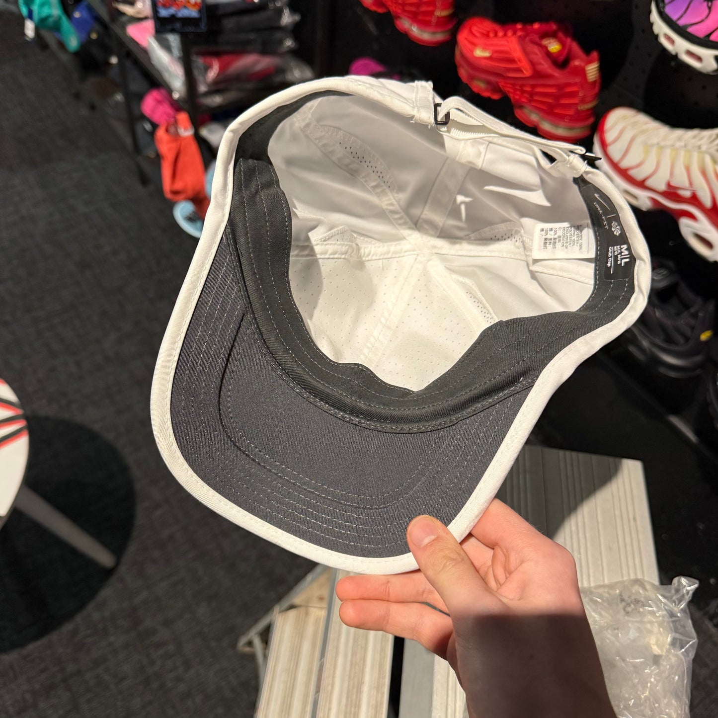 Nike Running Cap 'White Black Swoosh' (Second hand)