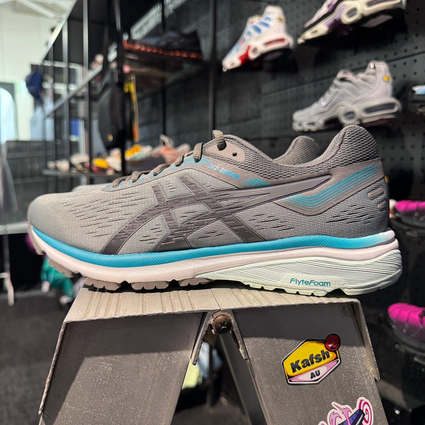 Asics GT-1000 7 'Grey/Carbon' 2018 (Second hand)