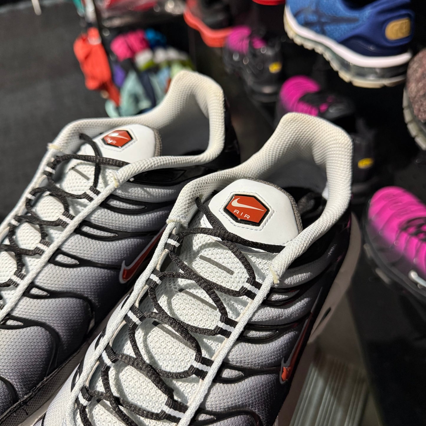 Nike Air Max Plus 'TN' Smoke Grey Red (Second hand)