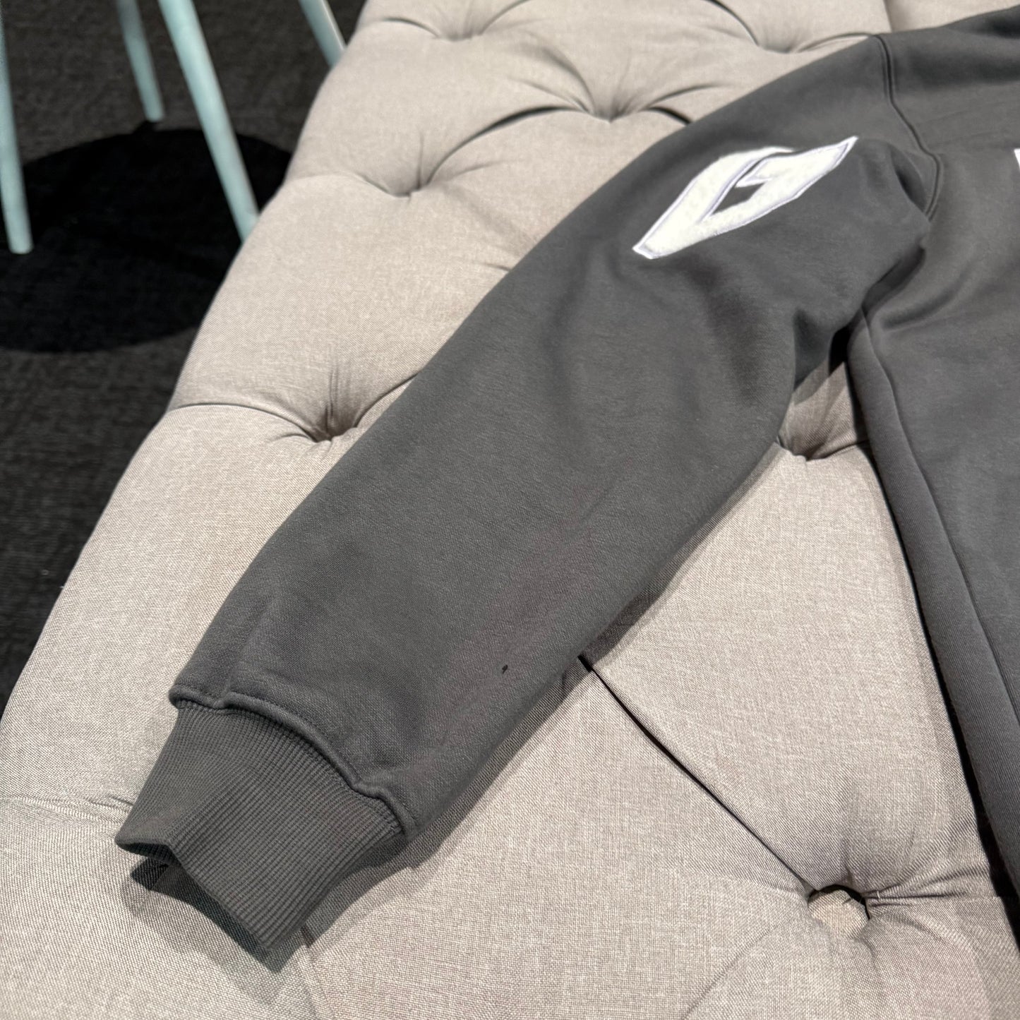 Geedup Team Logo Hoodie 'Ashpalt Grey' (Second hand)