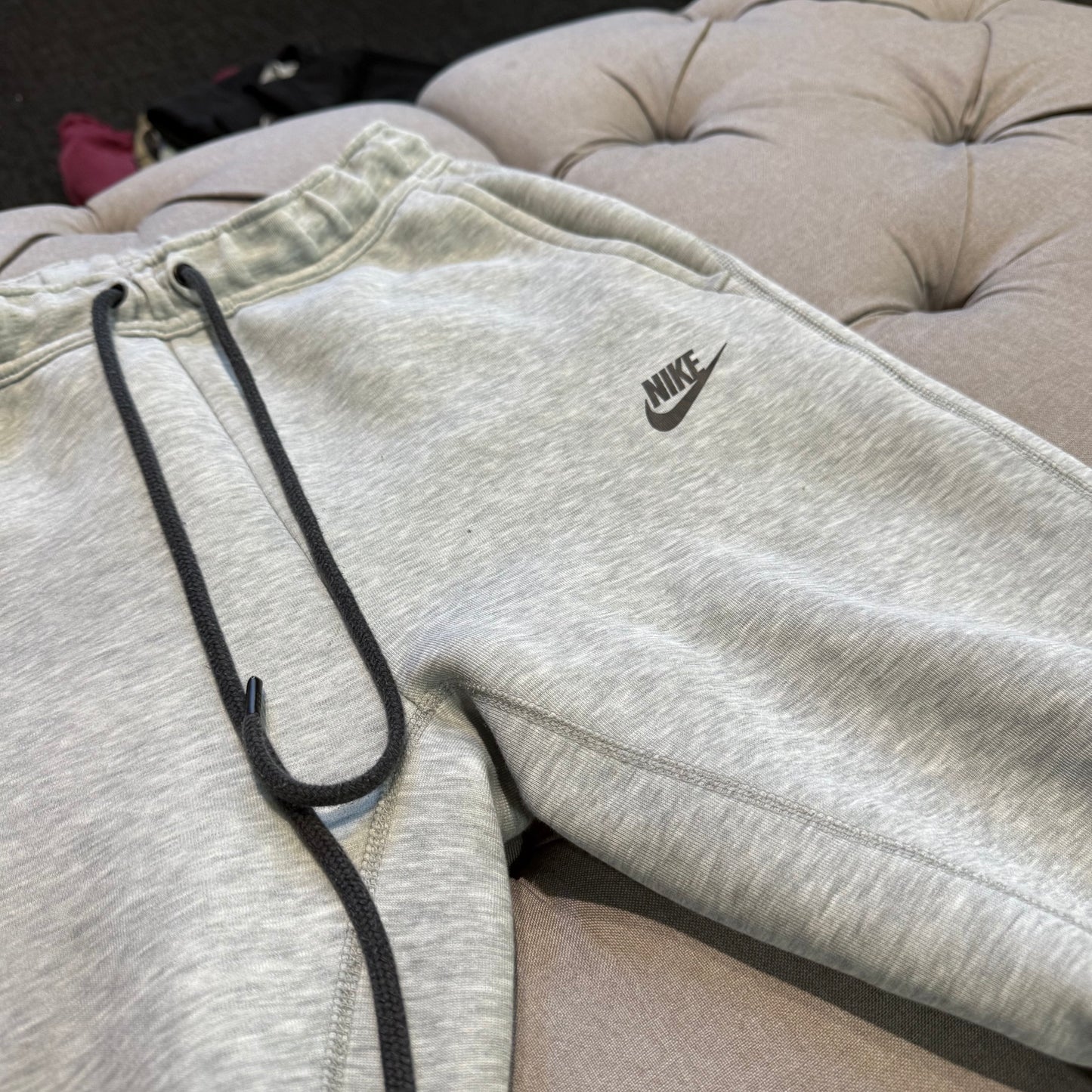 Nike Tech Fleece Pants 'Grey' (Second hand)