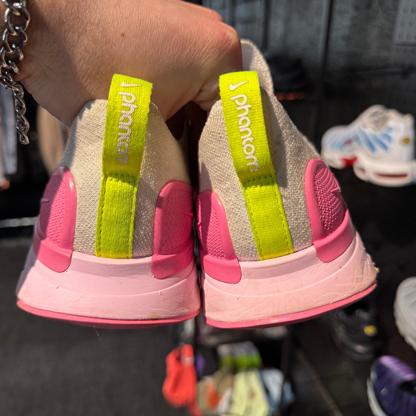 Nike Phantom React Run Flyknit 2 ‘White Volt Pink Glow’ (Second hand)