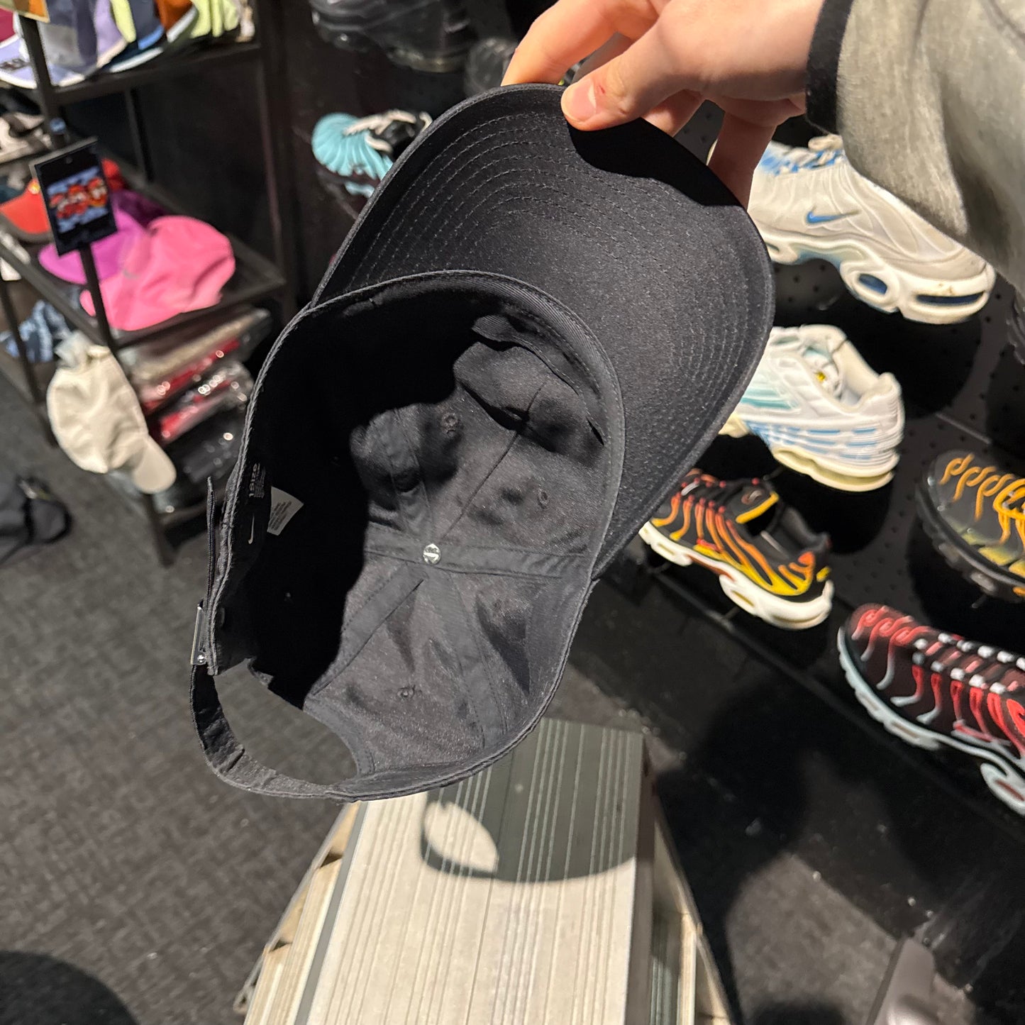 Nike Unstructured Dri-Fit Club Metal Swoosh Strapback Cap 'Black' (Second Hand)