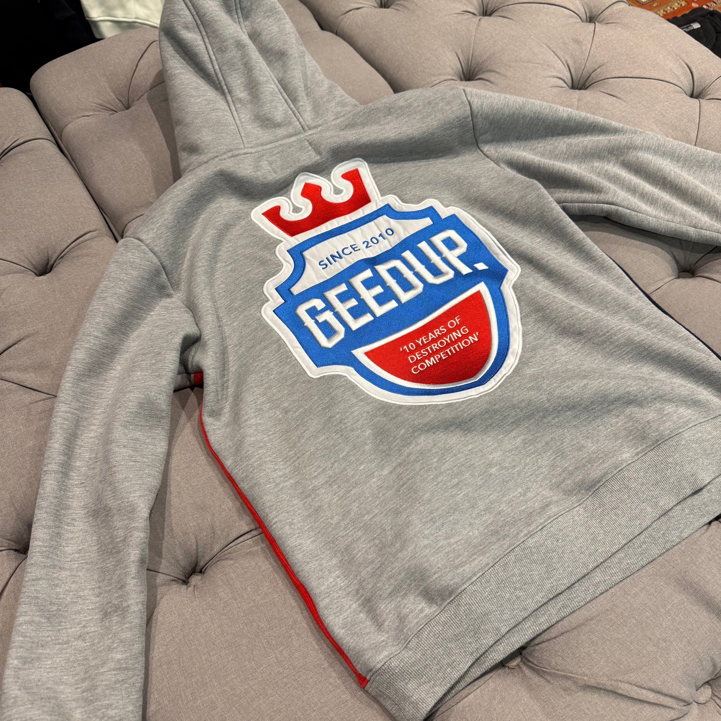Geedup Since 2010 Emblem Logo Hoodie 'Grey' (Second hand)