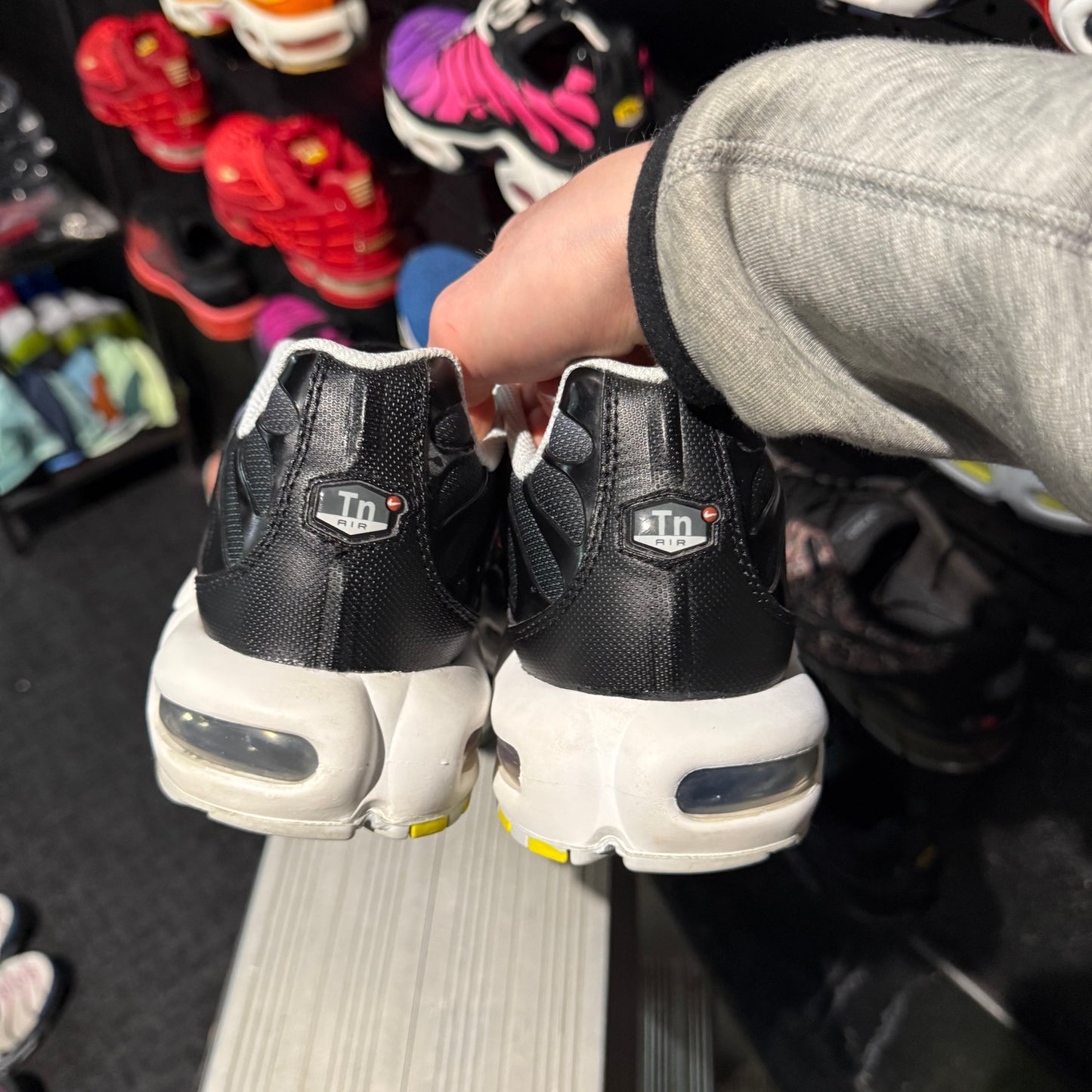 Nike Air Max Plus 'TN' Smoke Grey Red (Second hand)