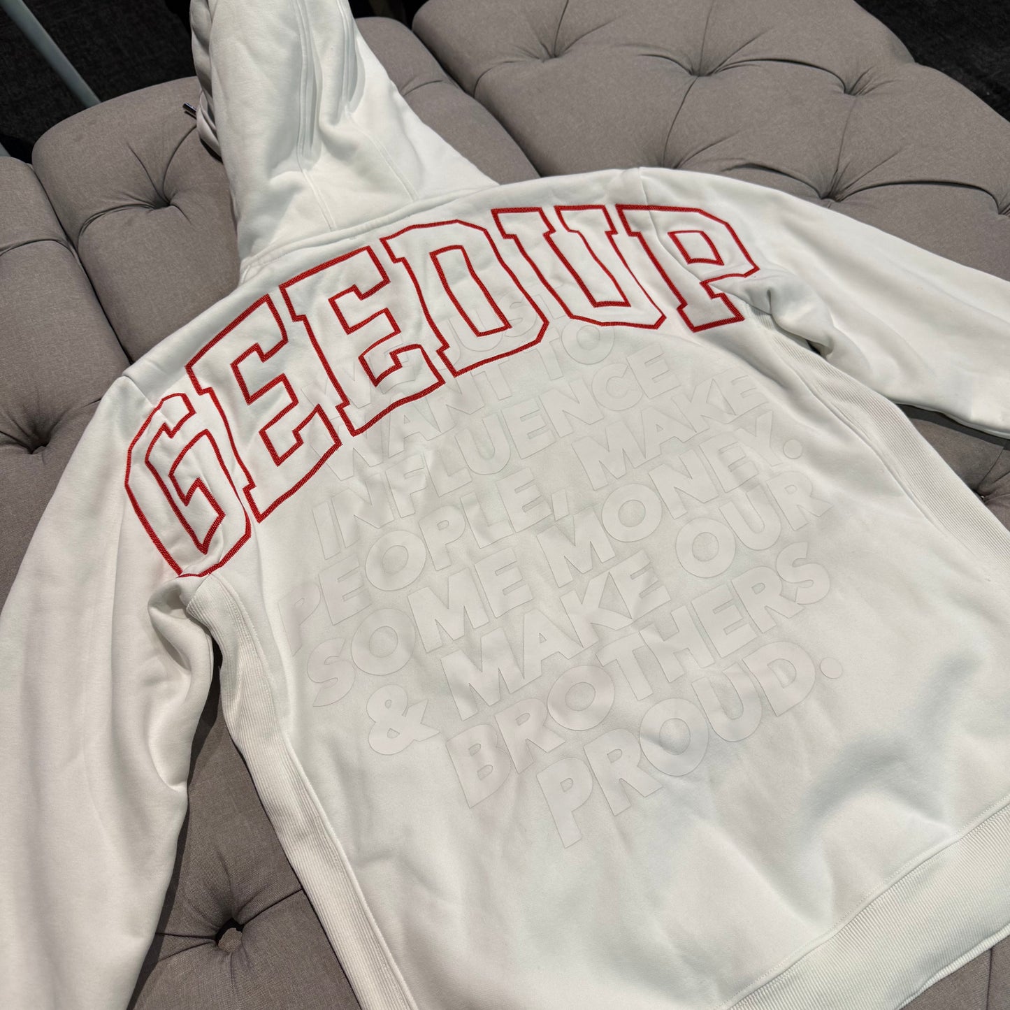 Geedup Team Logo Proud Hoodie 'White Red' (Second hand)