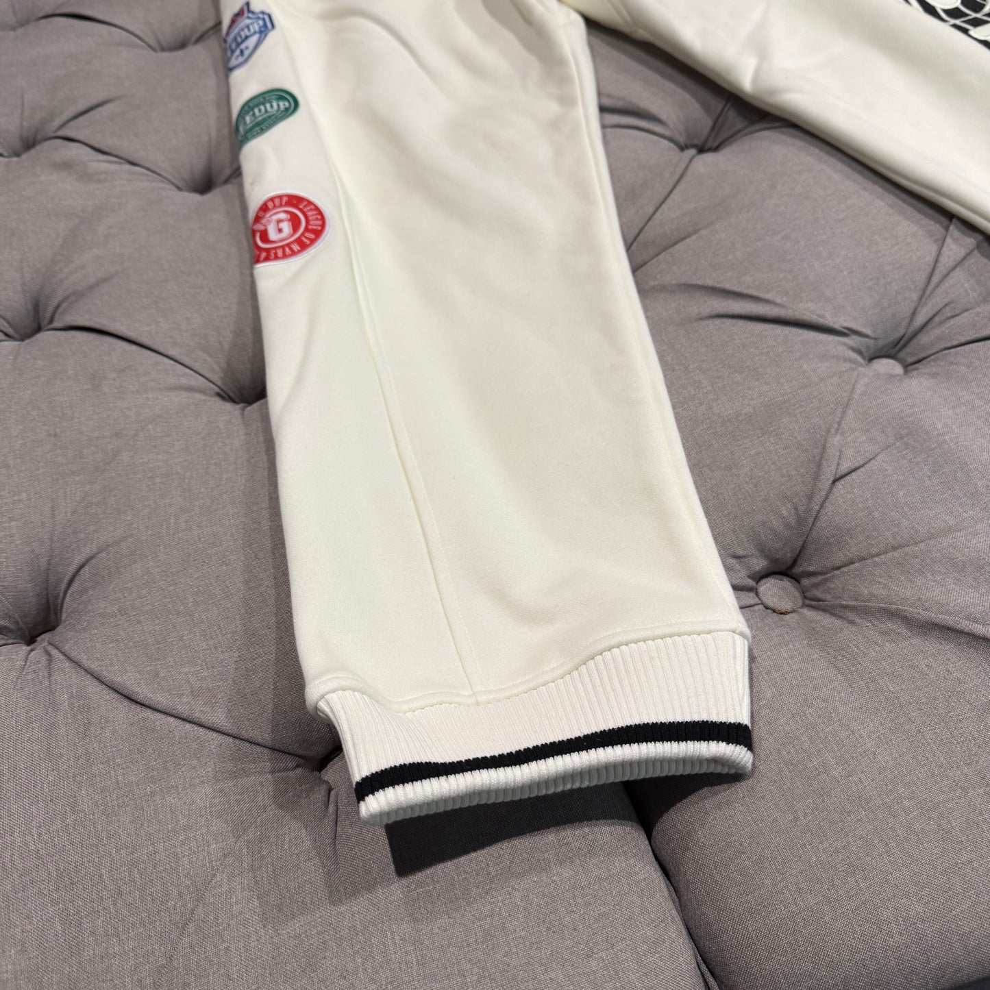 Geedup Sportsman Badges Track Pants 'Light Cream' (Second hand)