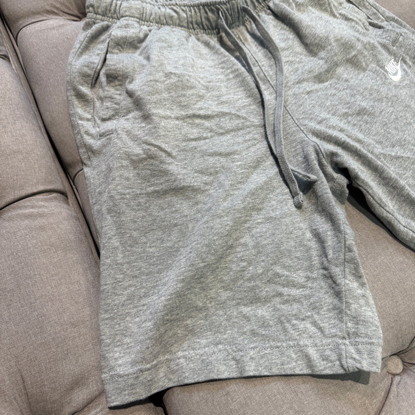 Nike Core Logo Shorts 'Grey' (Second hand)
