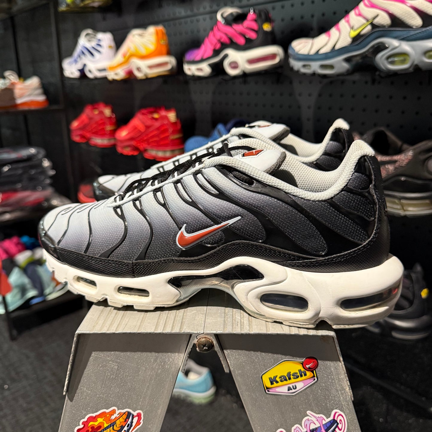 Nike Air Max Plus 'TN' Smoke Grey Red (Second hand)