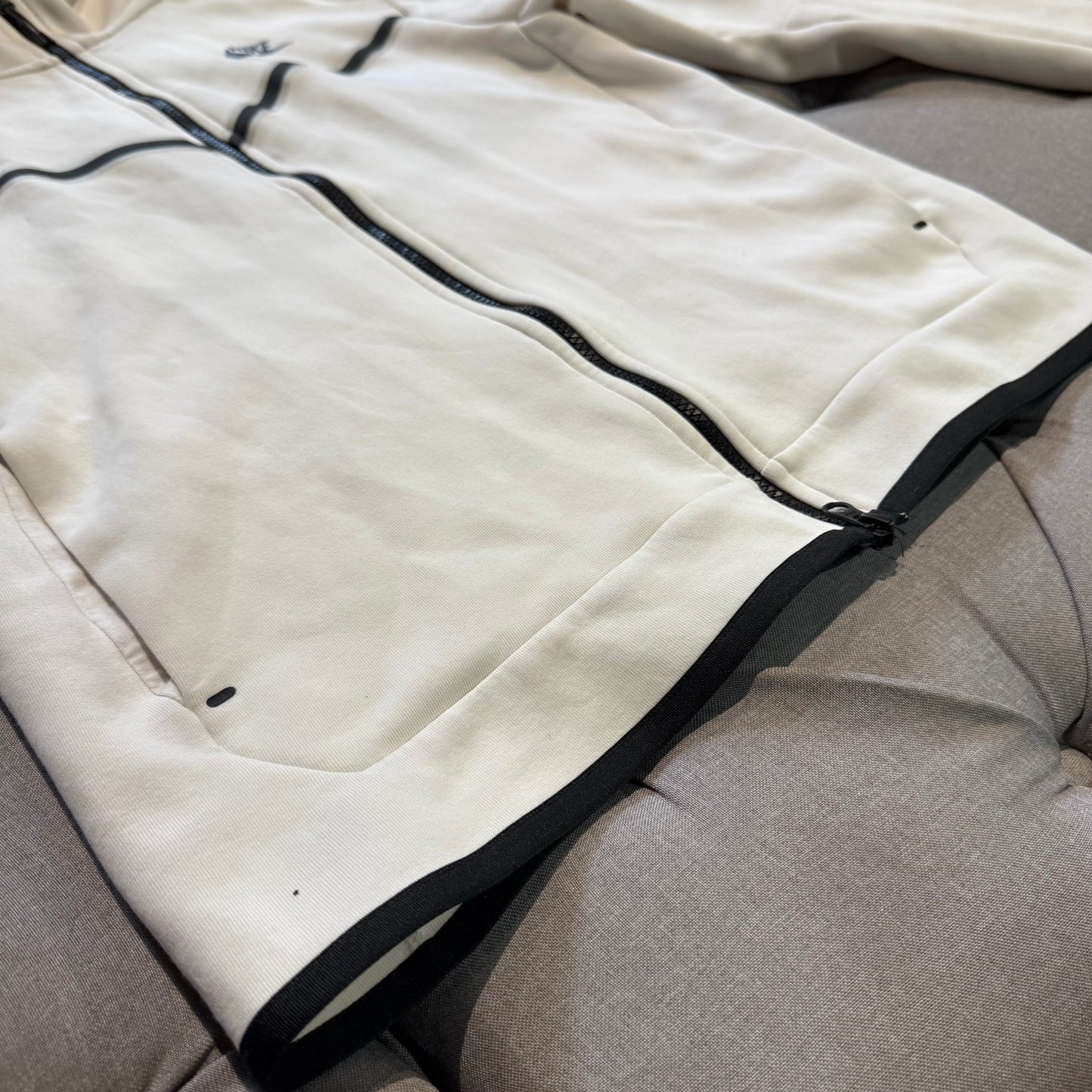Nike Tech Fleece Jacket 'White Cream' (Second hand)