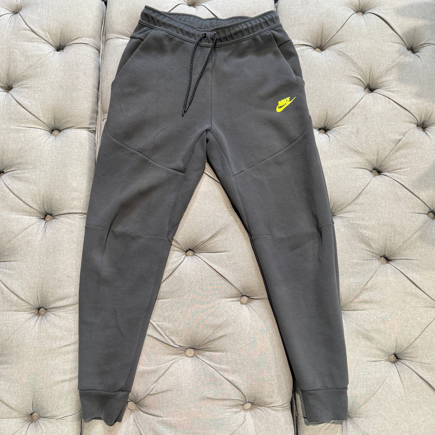 Nike Tech Fleece Track Pants 'Dark Grey/Neon Green' (Second hand)