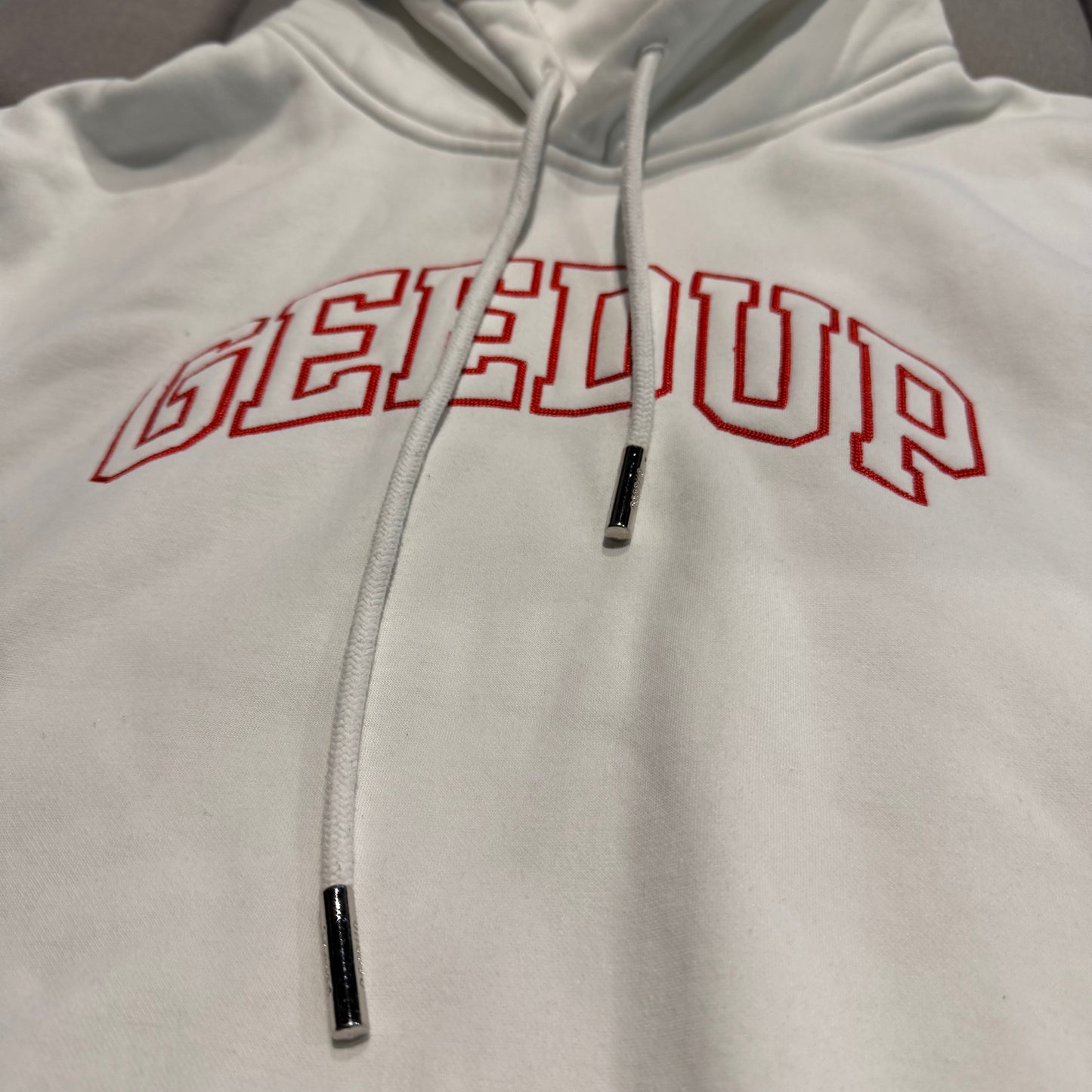 Geedup Team Logo Proud Hoodie 'White Red' (Second hand)