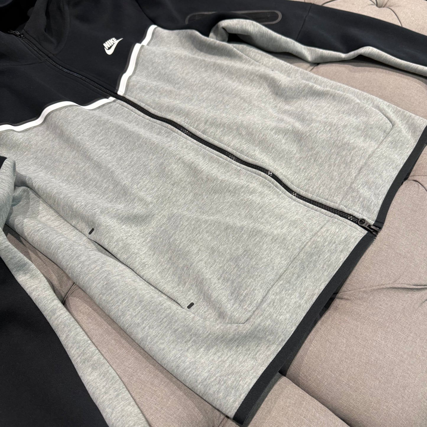 Nike Tech Fleece Hoodie Grey Black (Second hand)