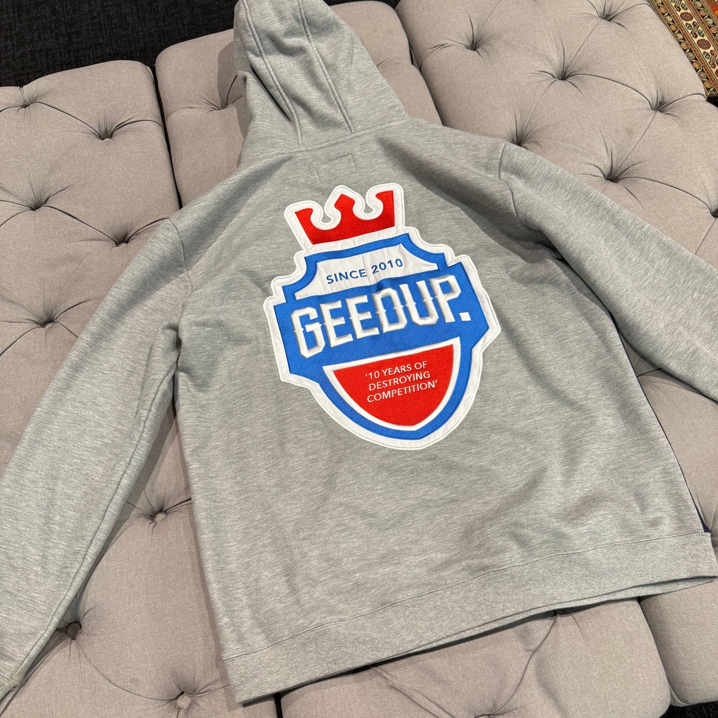 Geedup Since 2010 Emblem Logo Hoodie 'Grey' (Second hand)