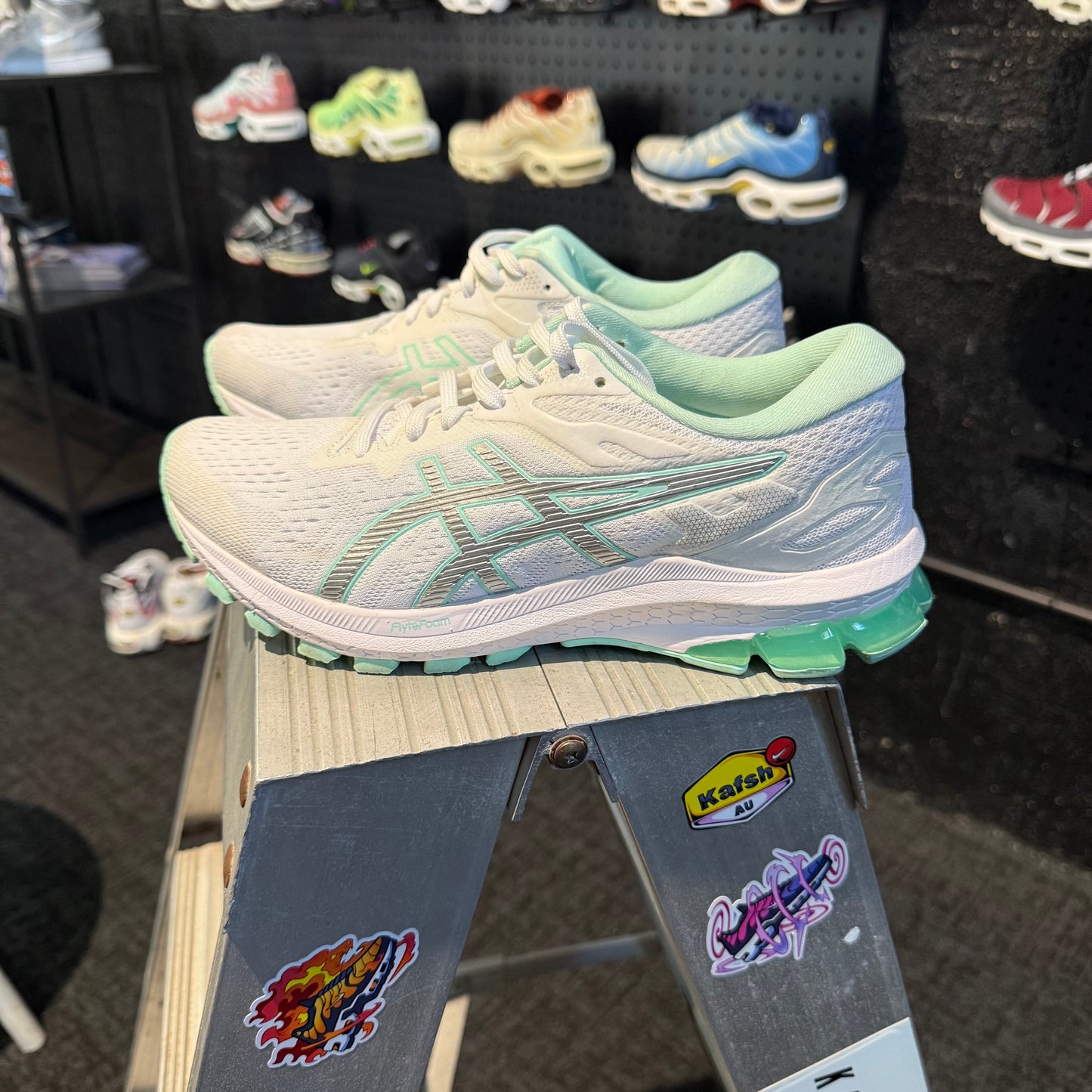 Asics GT-1000 White/Pure Silver Aqua Mint (Second hand)