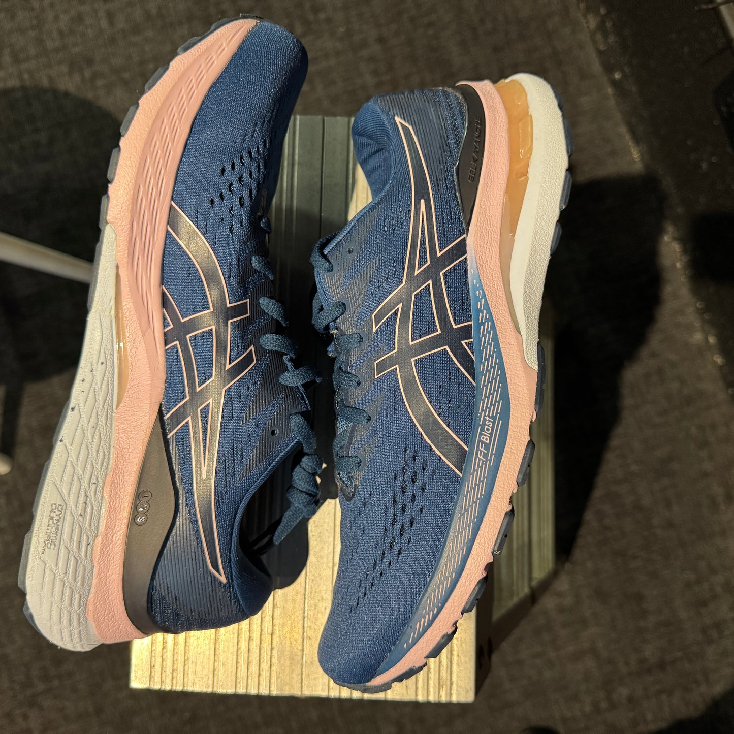 Asics Gel-Kayano 28 'Blue/Rose' 2021 (Second hand)