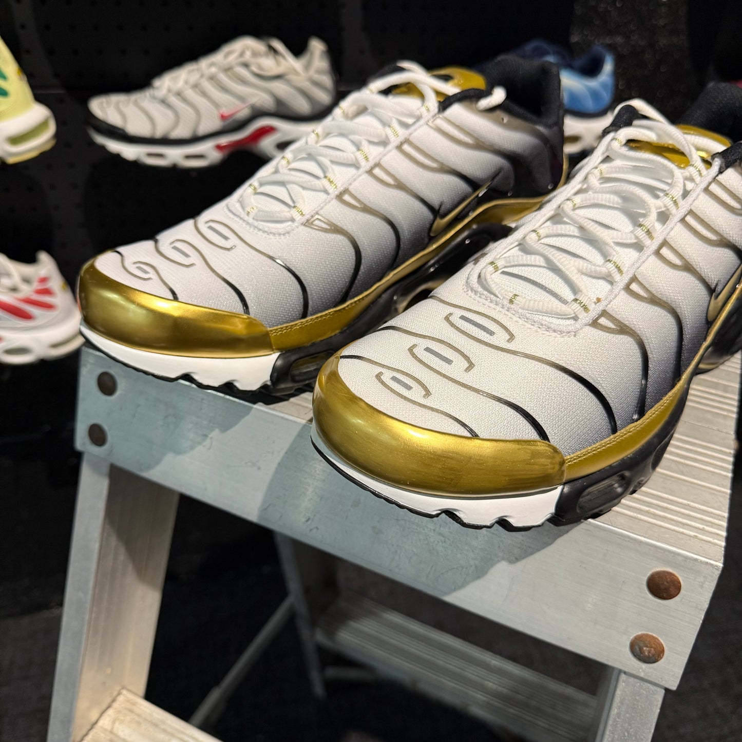 Nike Air Max Plus 'TN' Black White Metallic Gold (Second hand)