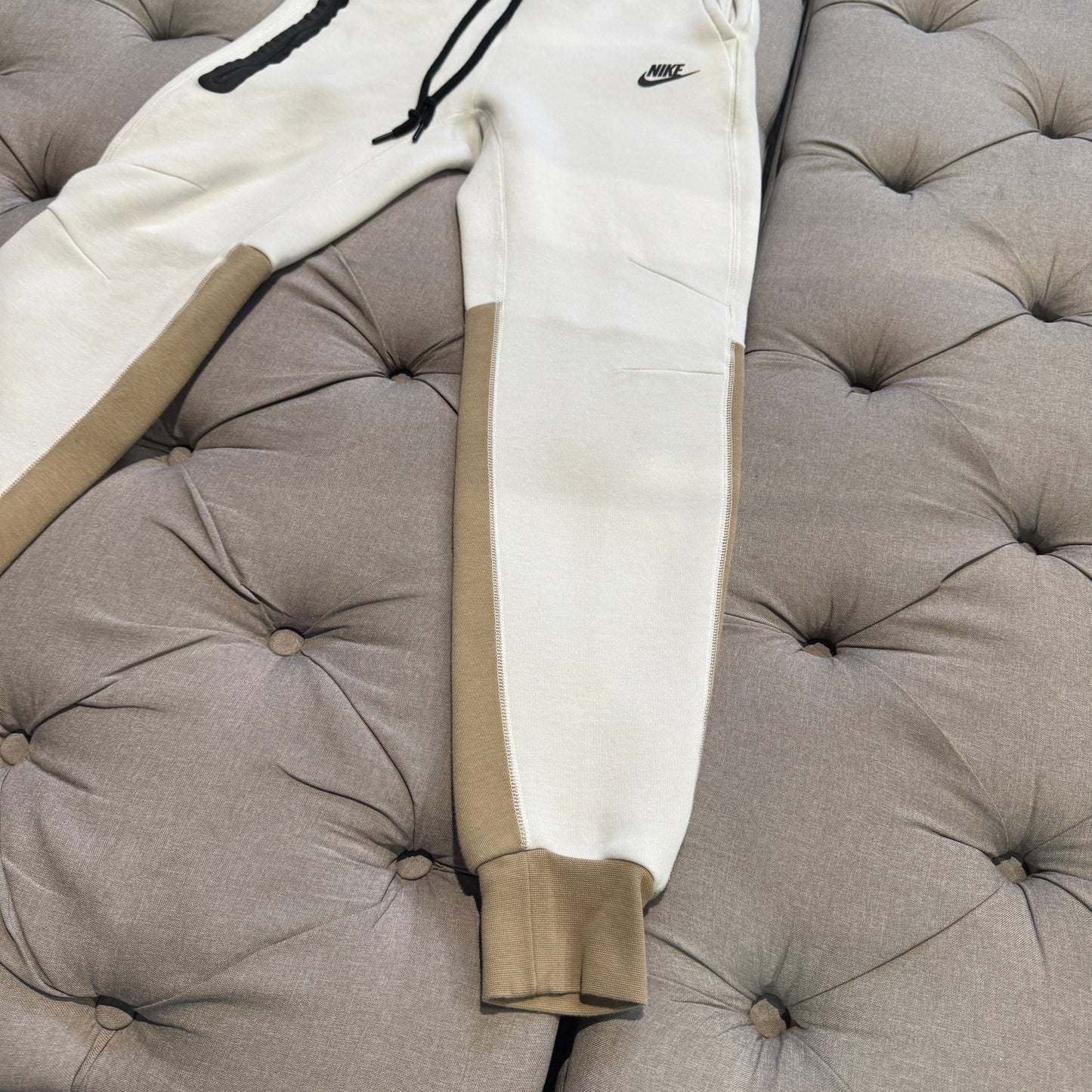 Nike Tech Fleece Track Pants 'Cream Beige' (Second hand)