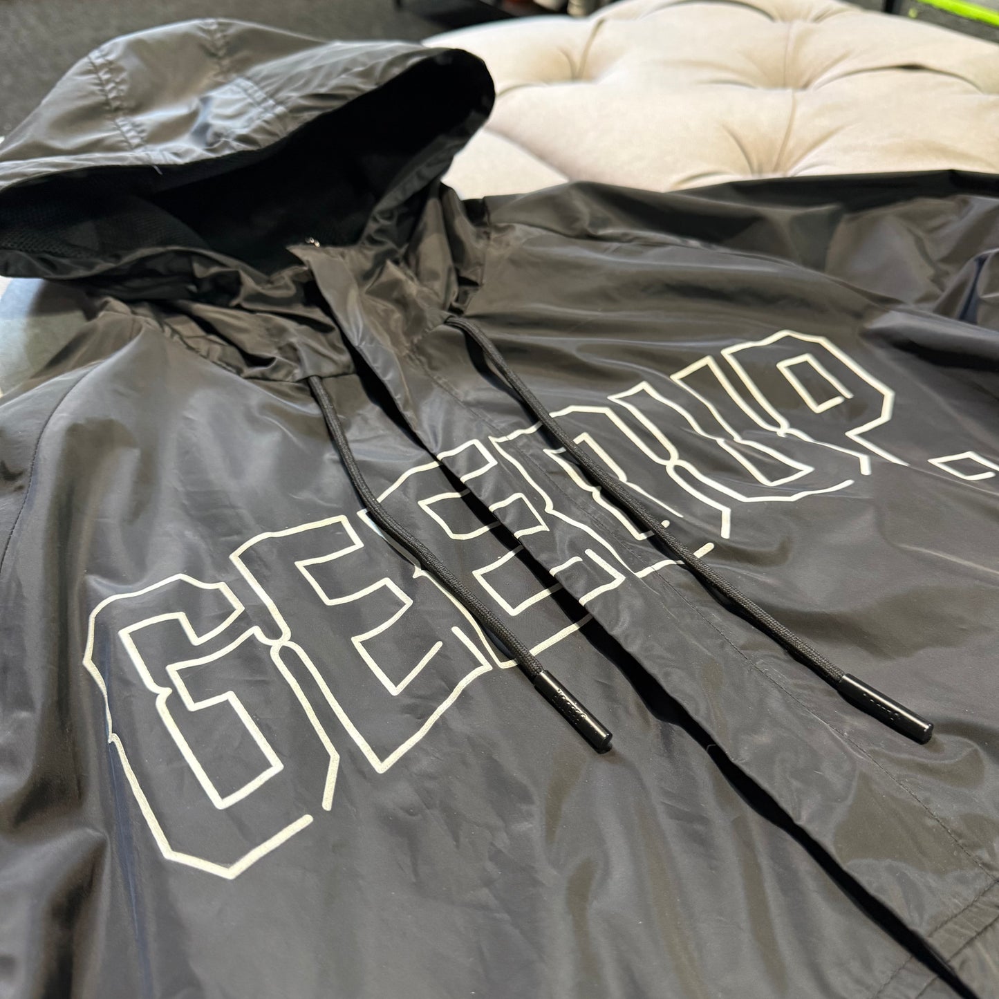 Geedup Sydney / LA Windbreaker 'Black' (Second hand)