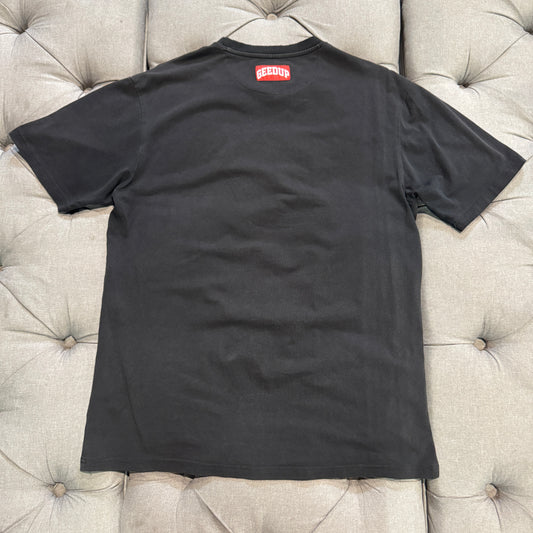 Geedup Shoulder Print Embroidered Logo T-Shirt 'Black' (Second hand)