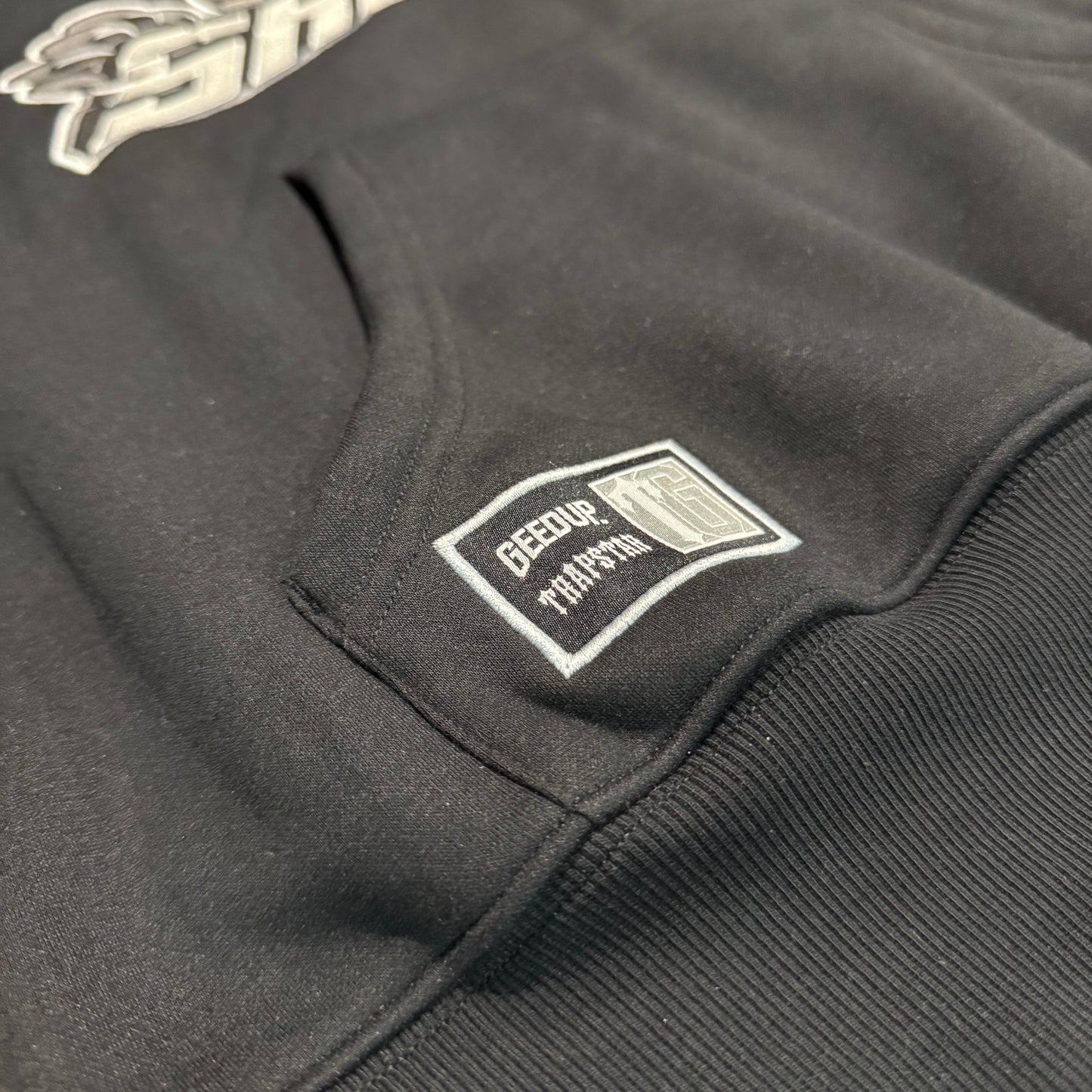 Geedup X Trapstar Sydney Shooters Hoodie 'Black Red' (Brand New)