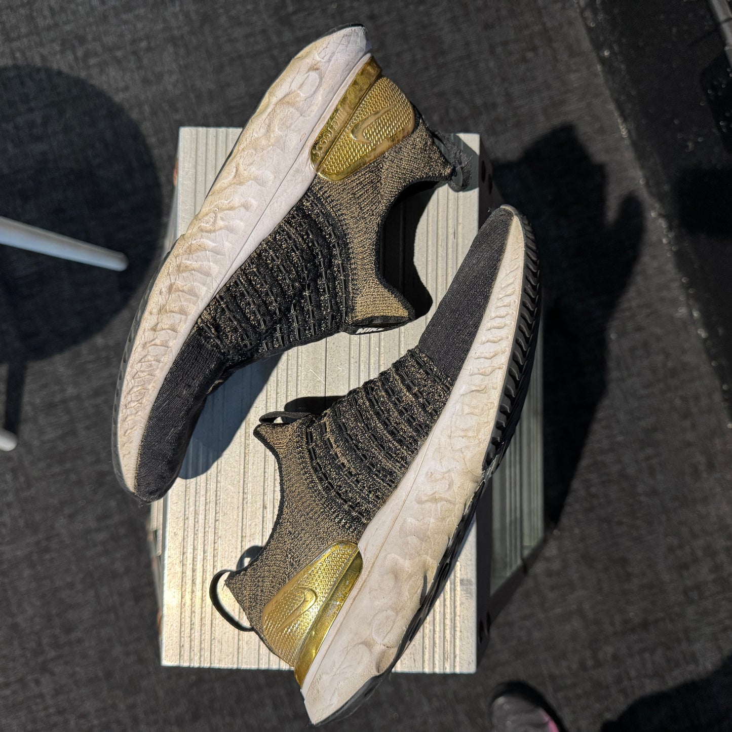 Nike Phantom React Run Flyknit 2 Premium 'Black Metallic Gold’ (Second hand)