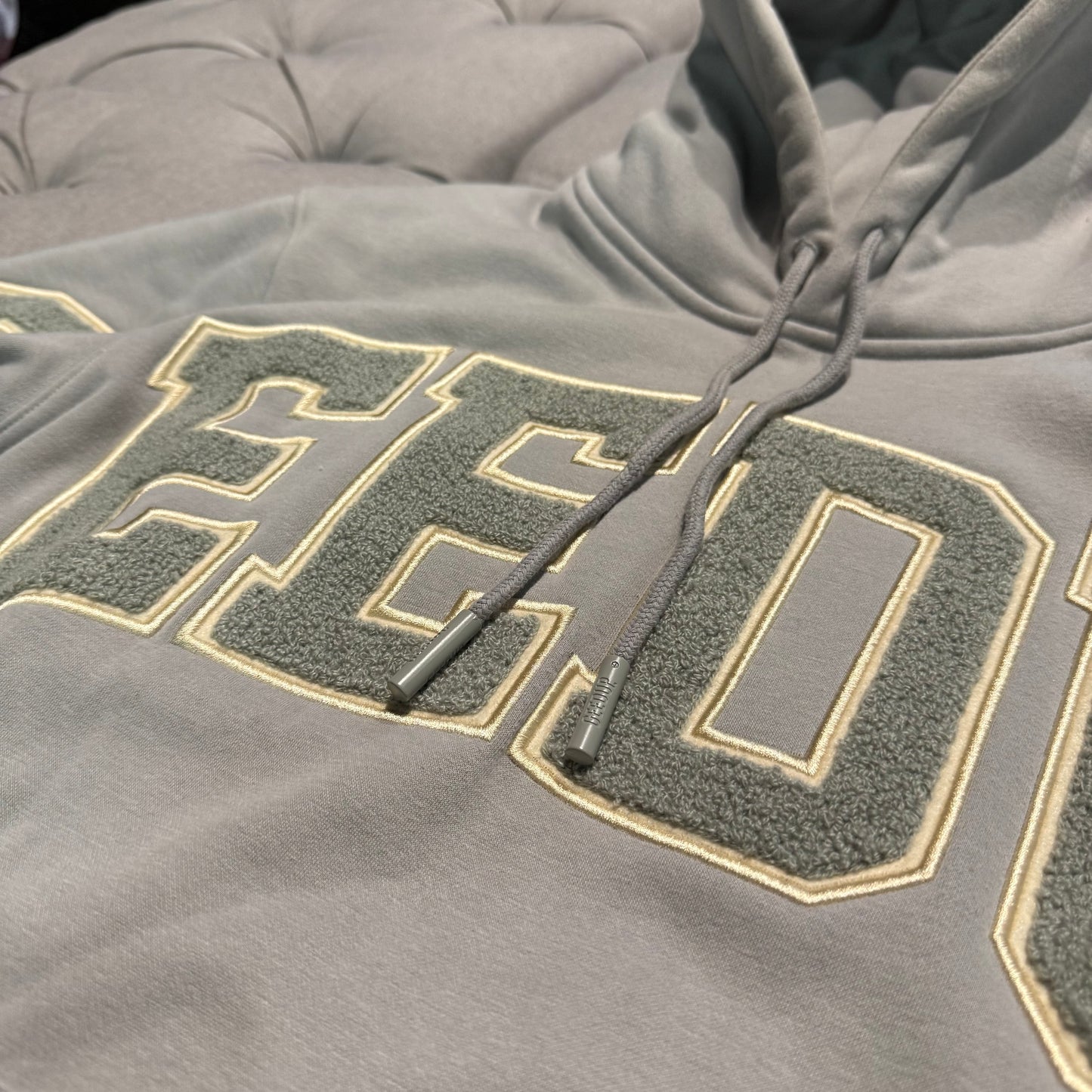 Geedup Team Logo Hoodie 'Grey Gold' (Second hand)