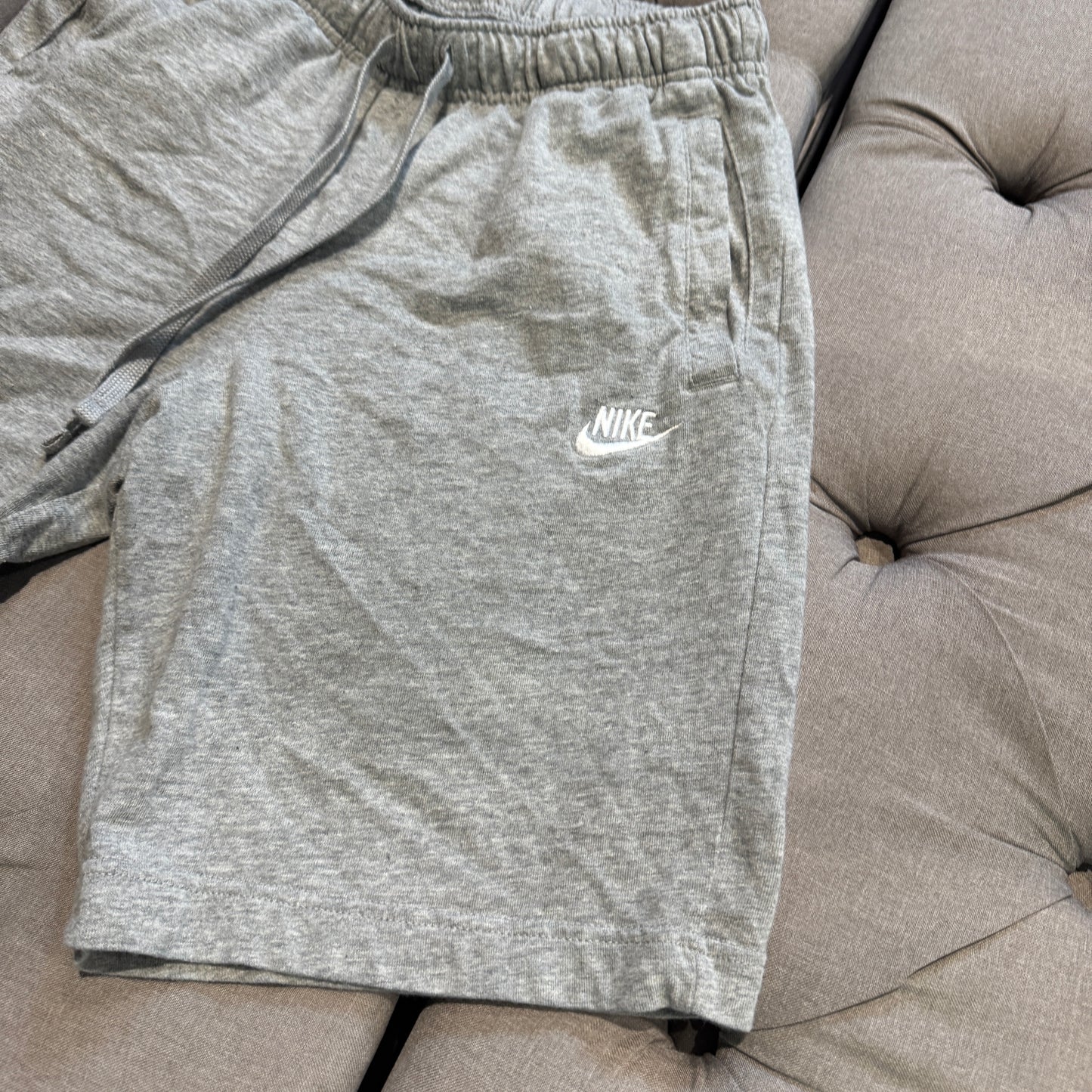 Nike Core Logo Shorts 'Grey' (Second hand)