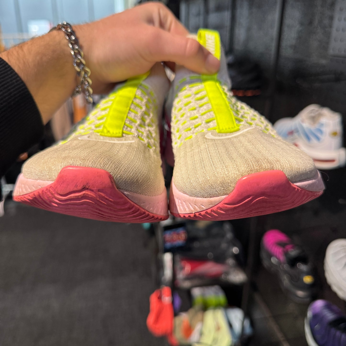Nike Phantom React Run Flyknit 2 ‘White Volt Pink Glow’ (Second hand)
