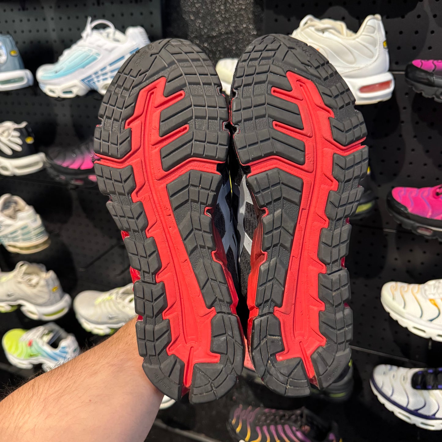 Asics Gel-Quantum 180 5 'Black Red' (Second hand)