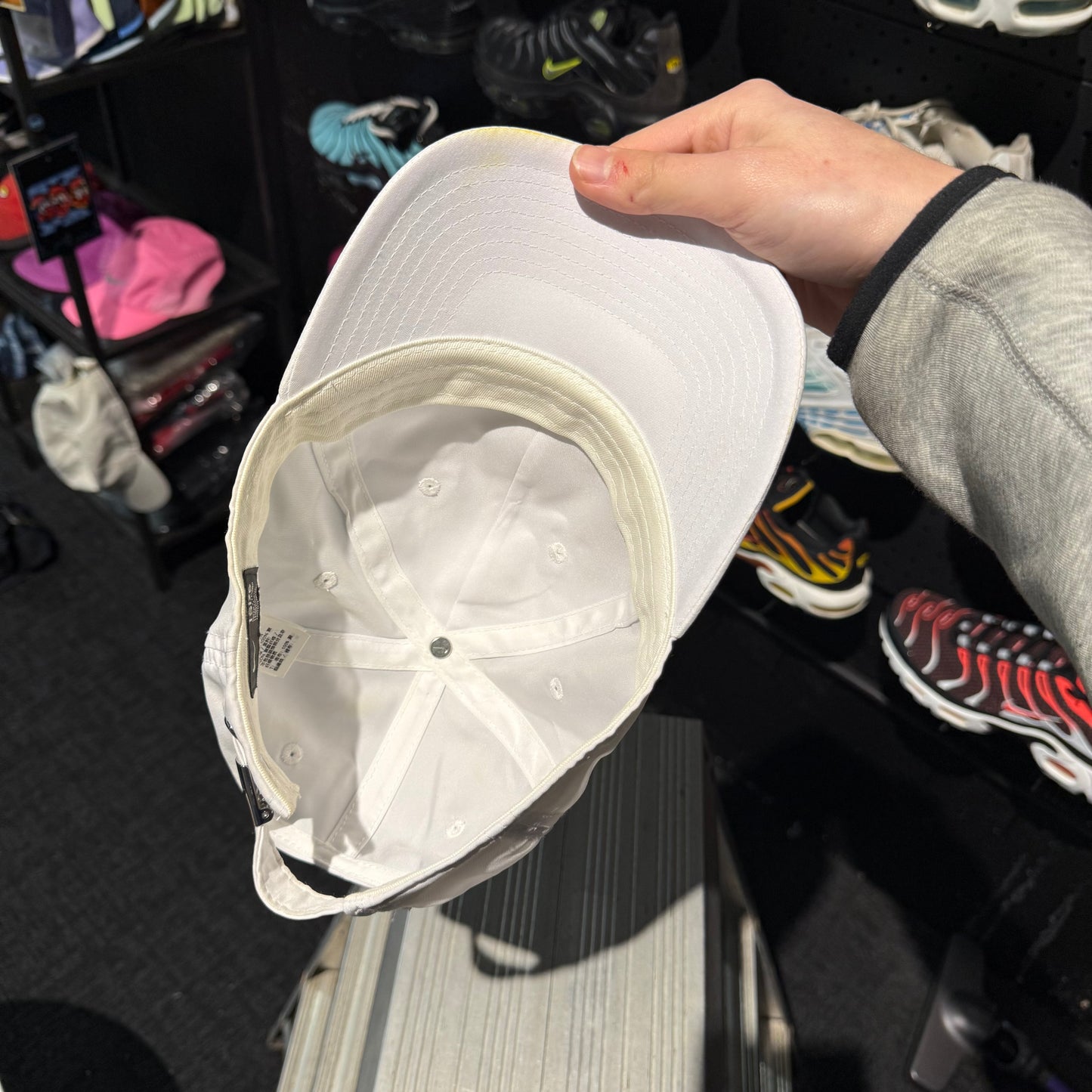 Nike Unstructured Dri-Fit Club Metal Swoosh Strapback Cap 'White' (Second Hand)