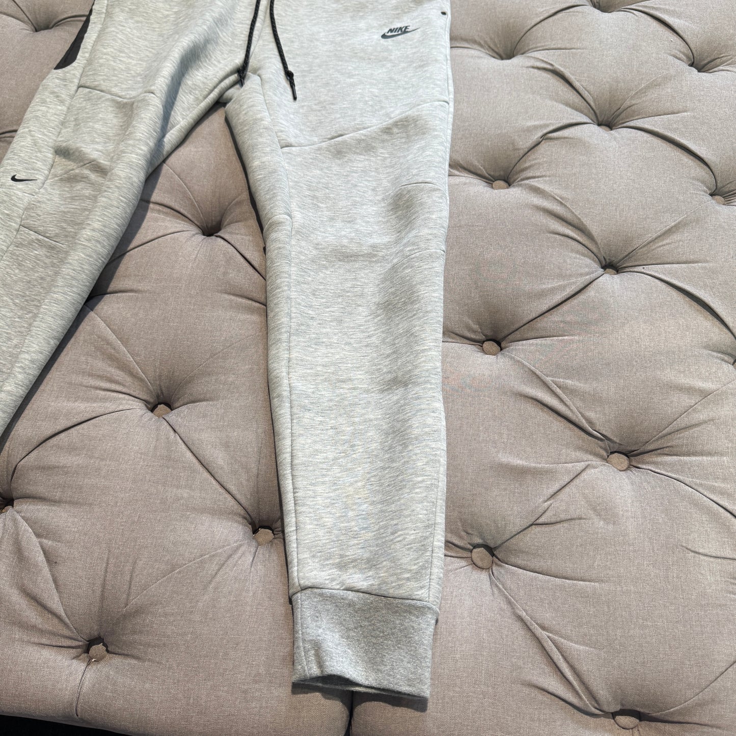 Nike Tech Fleece Track Pants 'Grey' (Second hand)