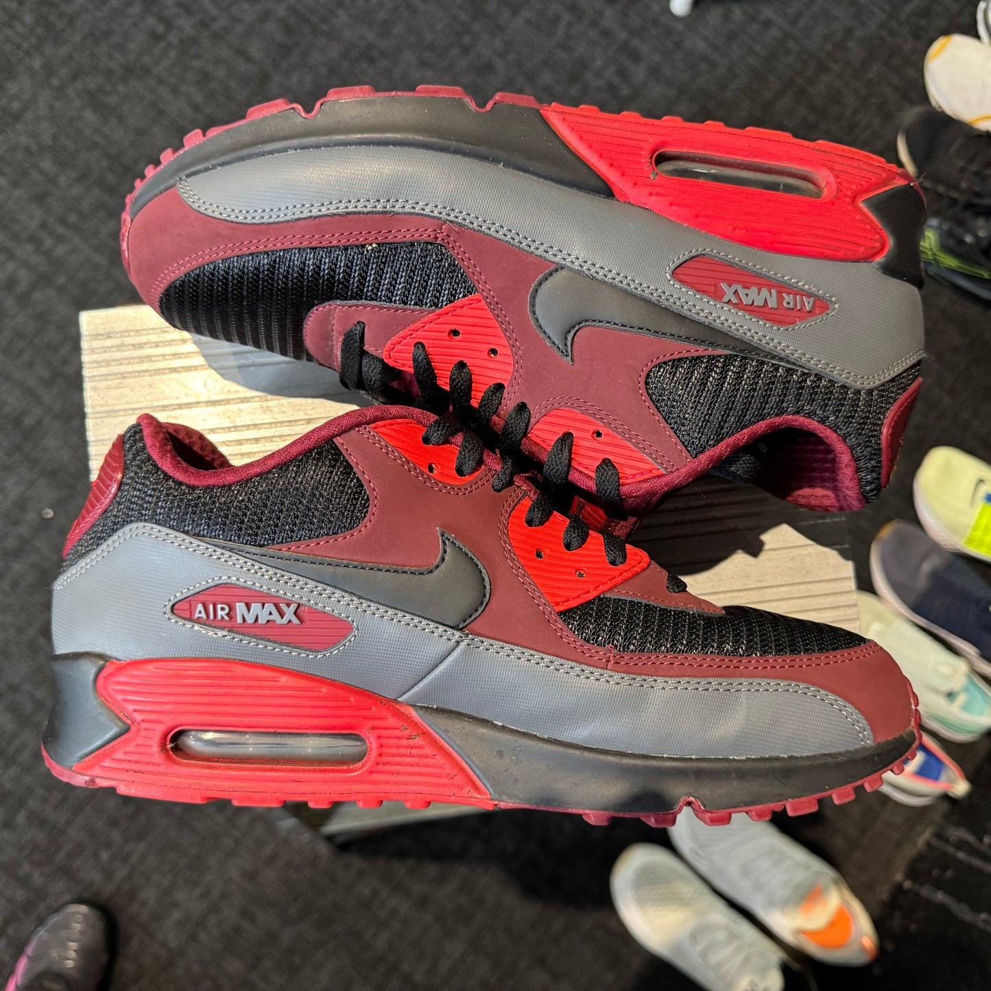 Nike Air Max 90 'Team Red Black Dark Grey' (2015) (Second hand)