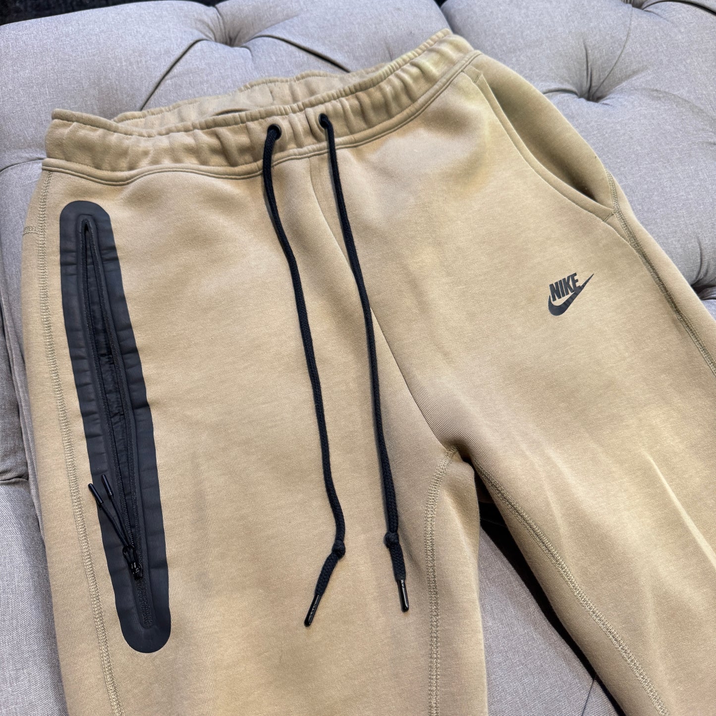 Nike Tech Fleece Track Pants 'Beige' (Second hand)