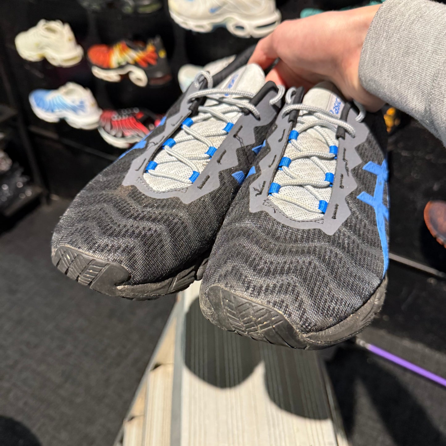 Asics Gel-Quantum 180 5 'Black Grey Electric Blue' (Second hand)
