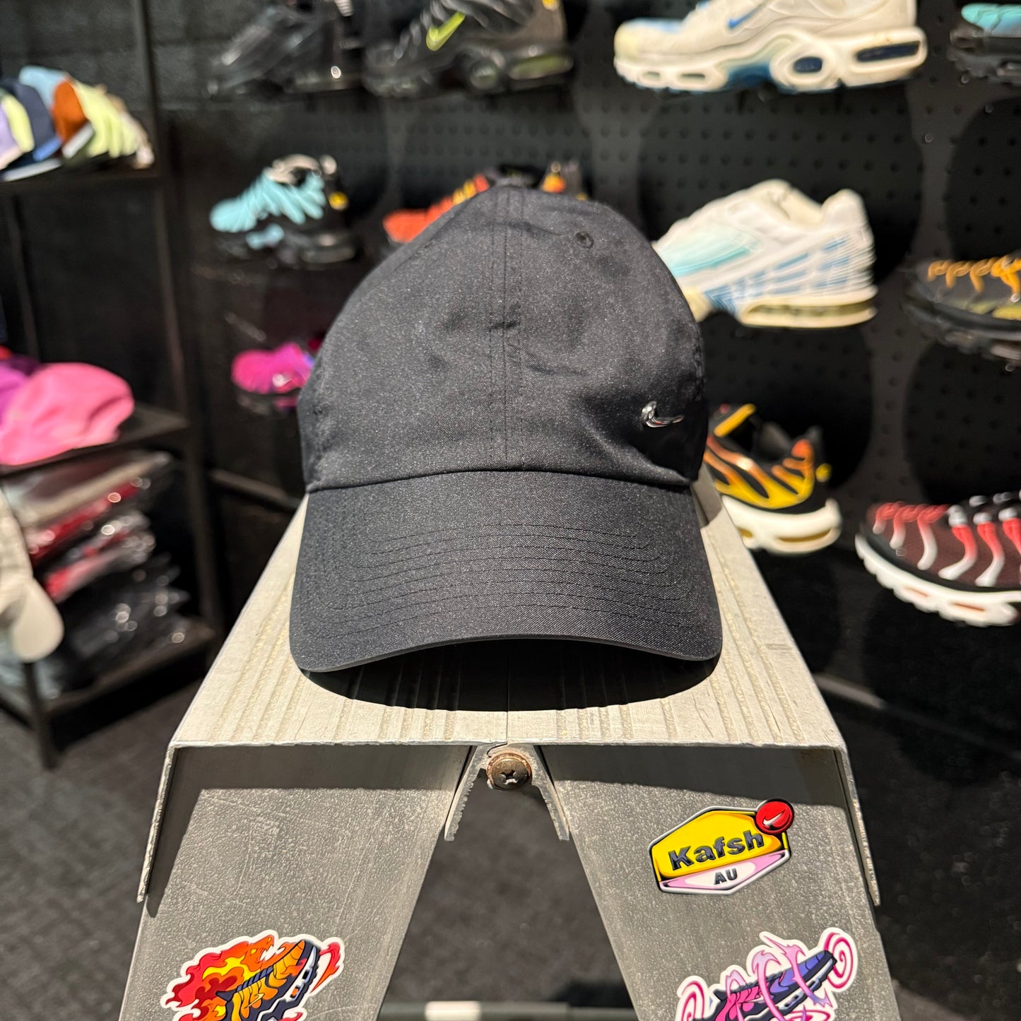 Nike Unstructured Dri-Fit Club Metal Swoosh Strapback Cap 'Black' (Second Hand)